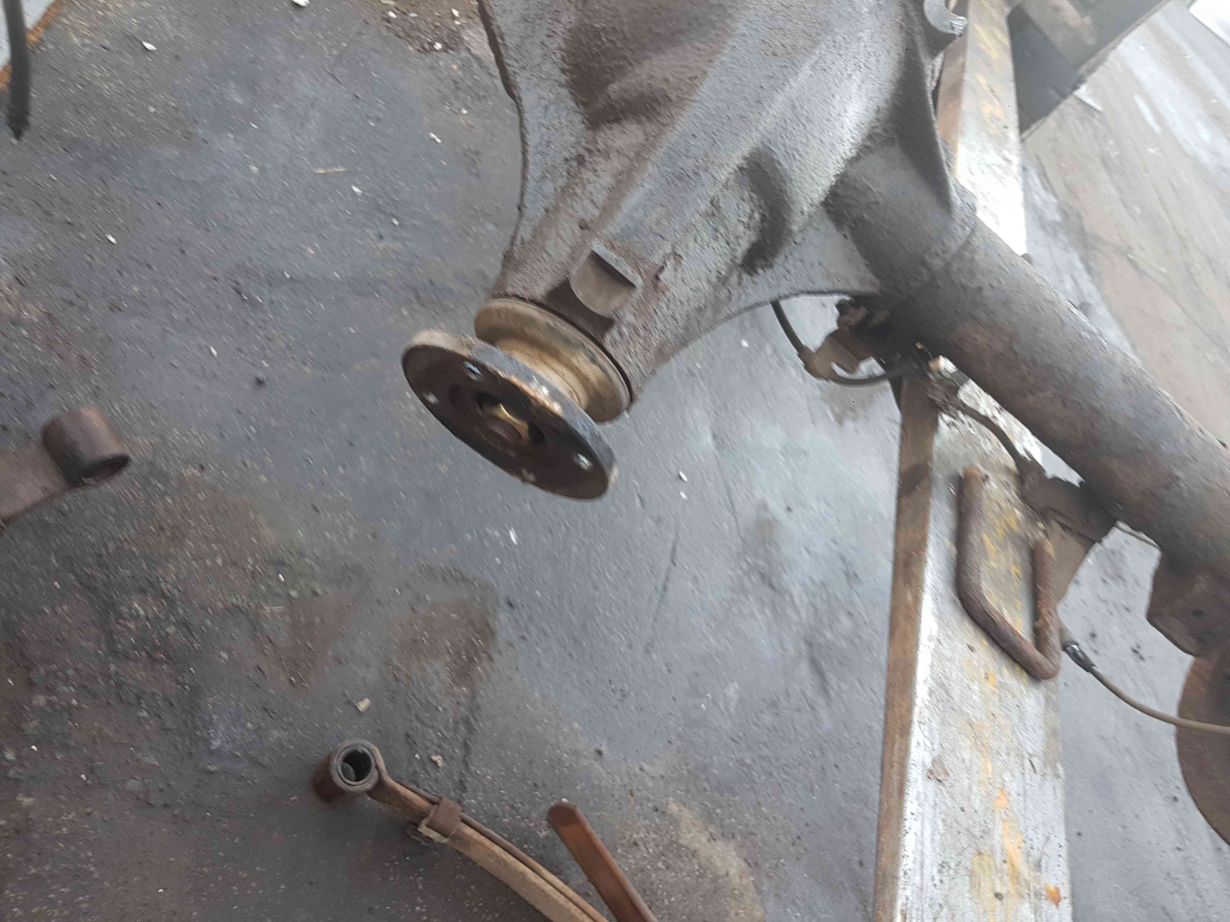Thumb 3 Nissan Navara D22 2002-2005 Rear Axle Differential AWD Complete