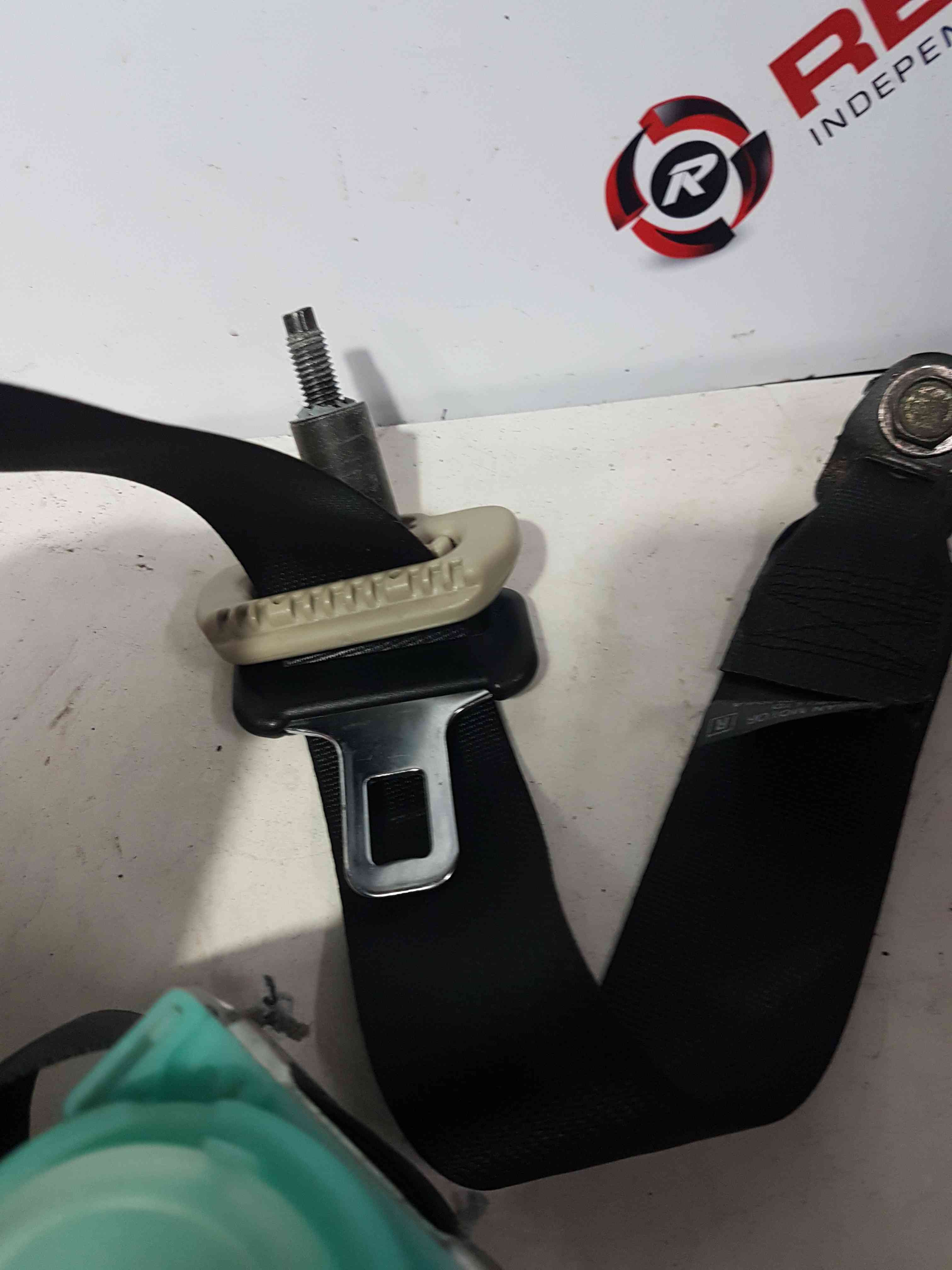 Thumb 8 Nissan Note E11 2005-2012 Drivers OSR Rear Seat Belt