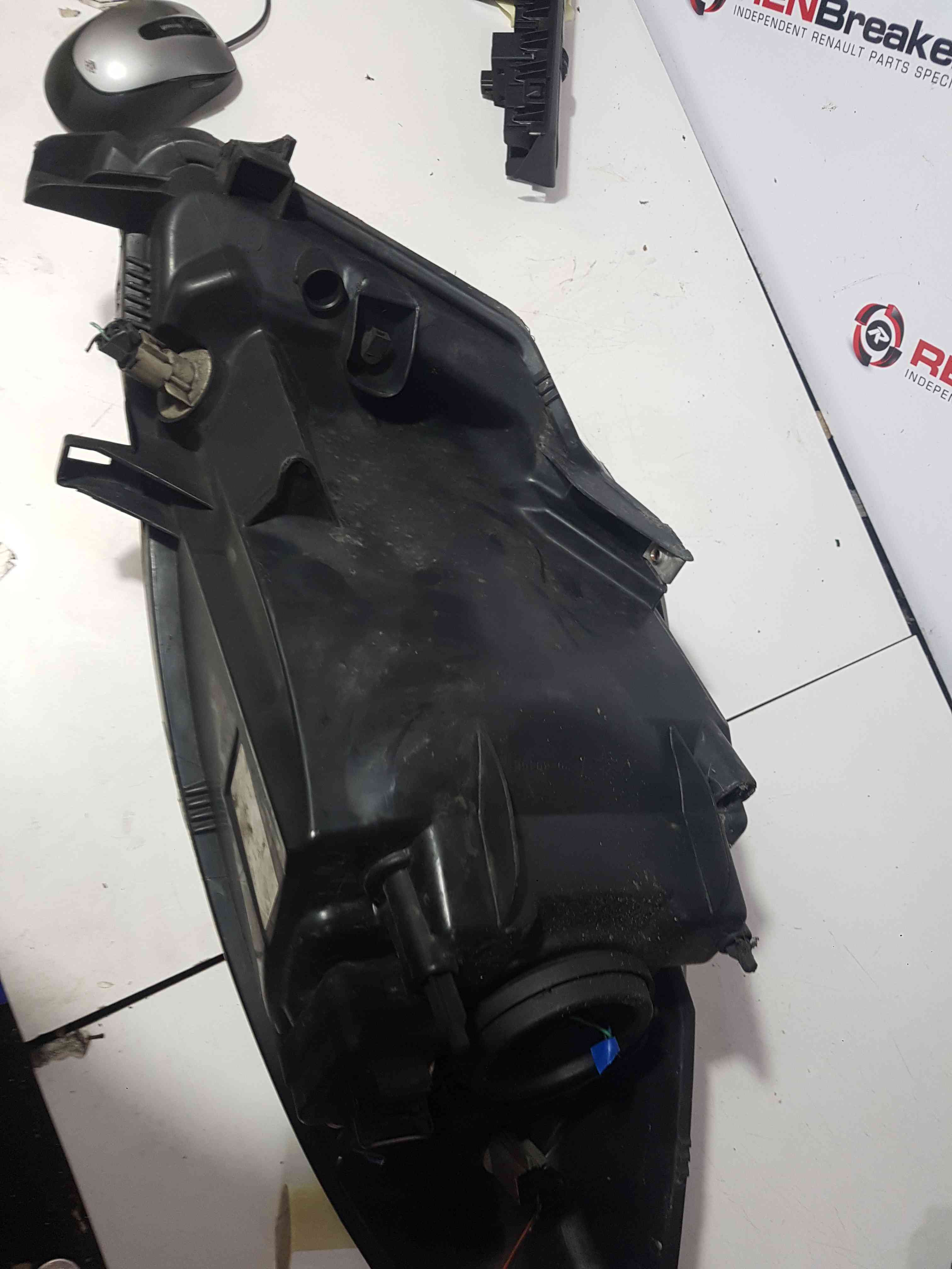 Thumb 4 Nissan Note E11 2005-2008 NSF Passenger Front Head Light 