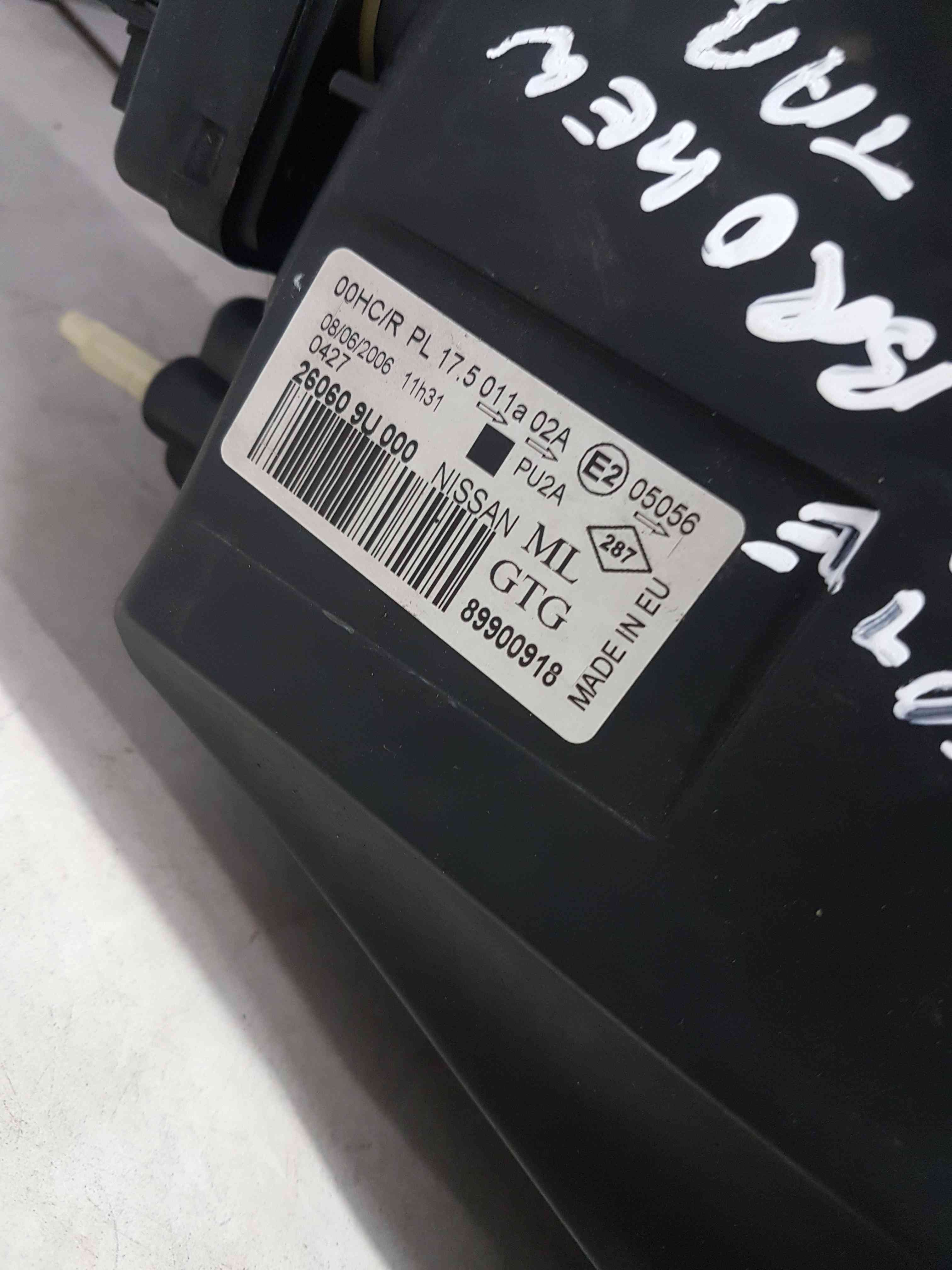 Thumb 6 Nissan Note E11 2005-2008 NSF Passenger Front Head Light lower tab broken 