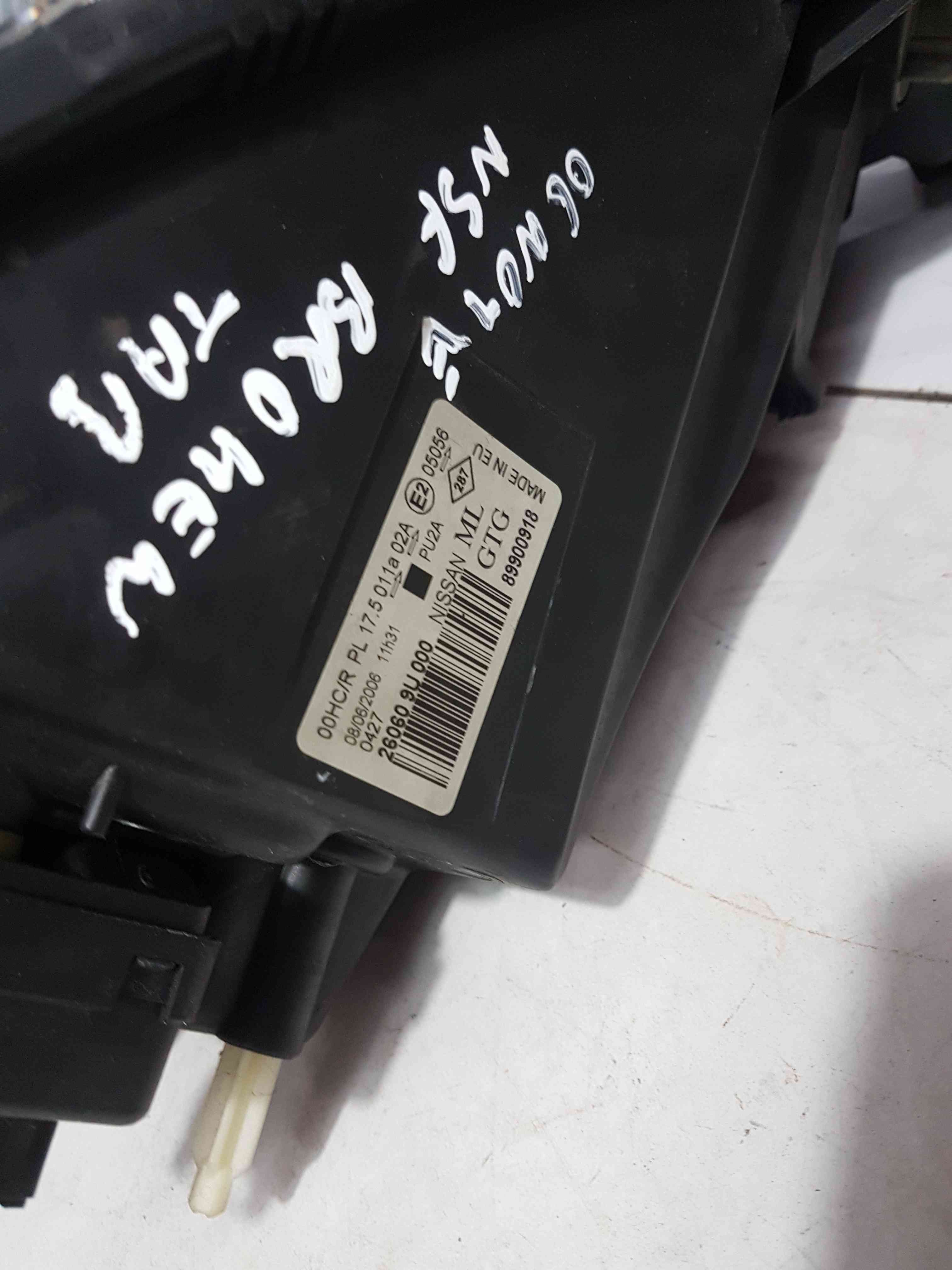 Thumb 7 Nissan Note E11 2005-2008 NSF Passenger Front Head Light lower tab broken 