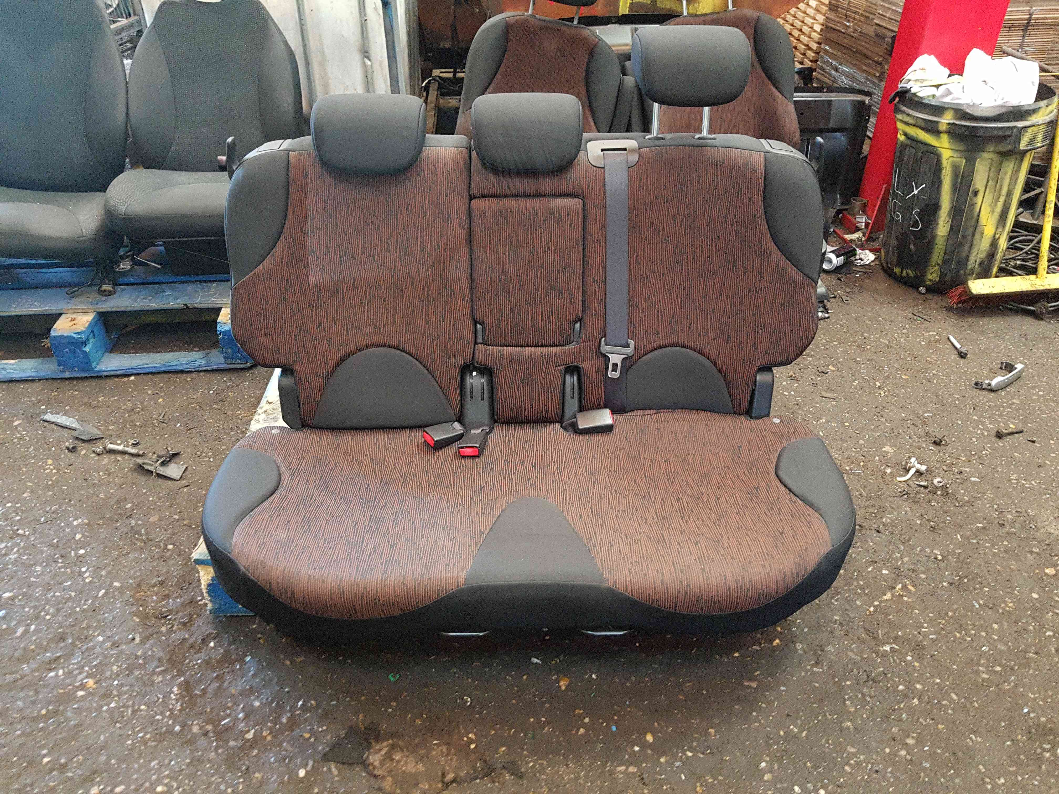 Thumb 3 Nissan Note E11 2005-2008 Seats Front Rear Driver Passenger Bench 