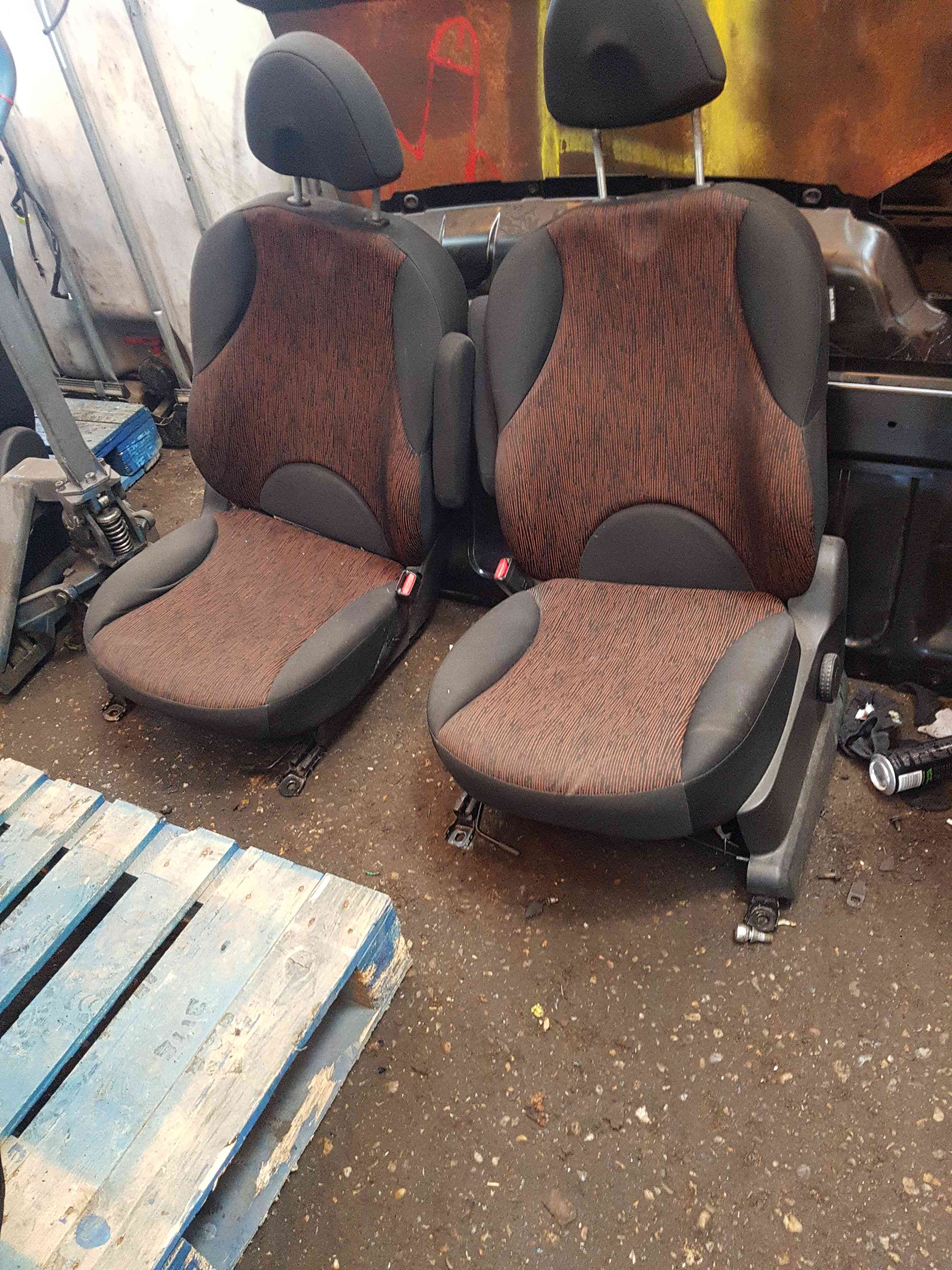 Thumb 10 Nissan Note E11 2005-2008 Seats Front Rear Driver Passenger Bench 