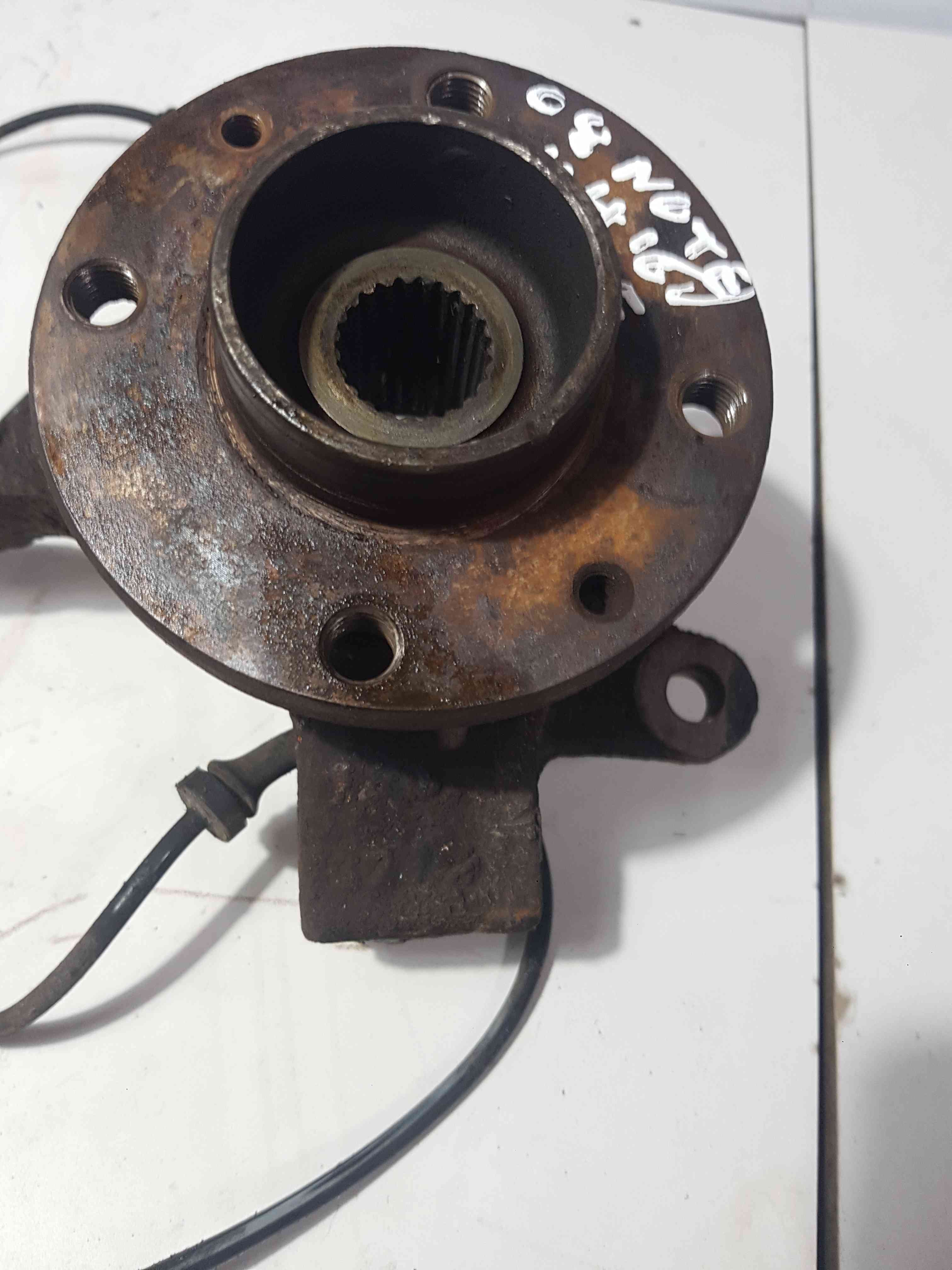 Thumb 4 Nissan Note E11 2005-2012 1.4 Petrol Drivers OSF Front Wheel HUB Abs