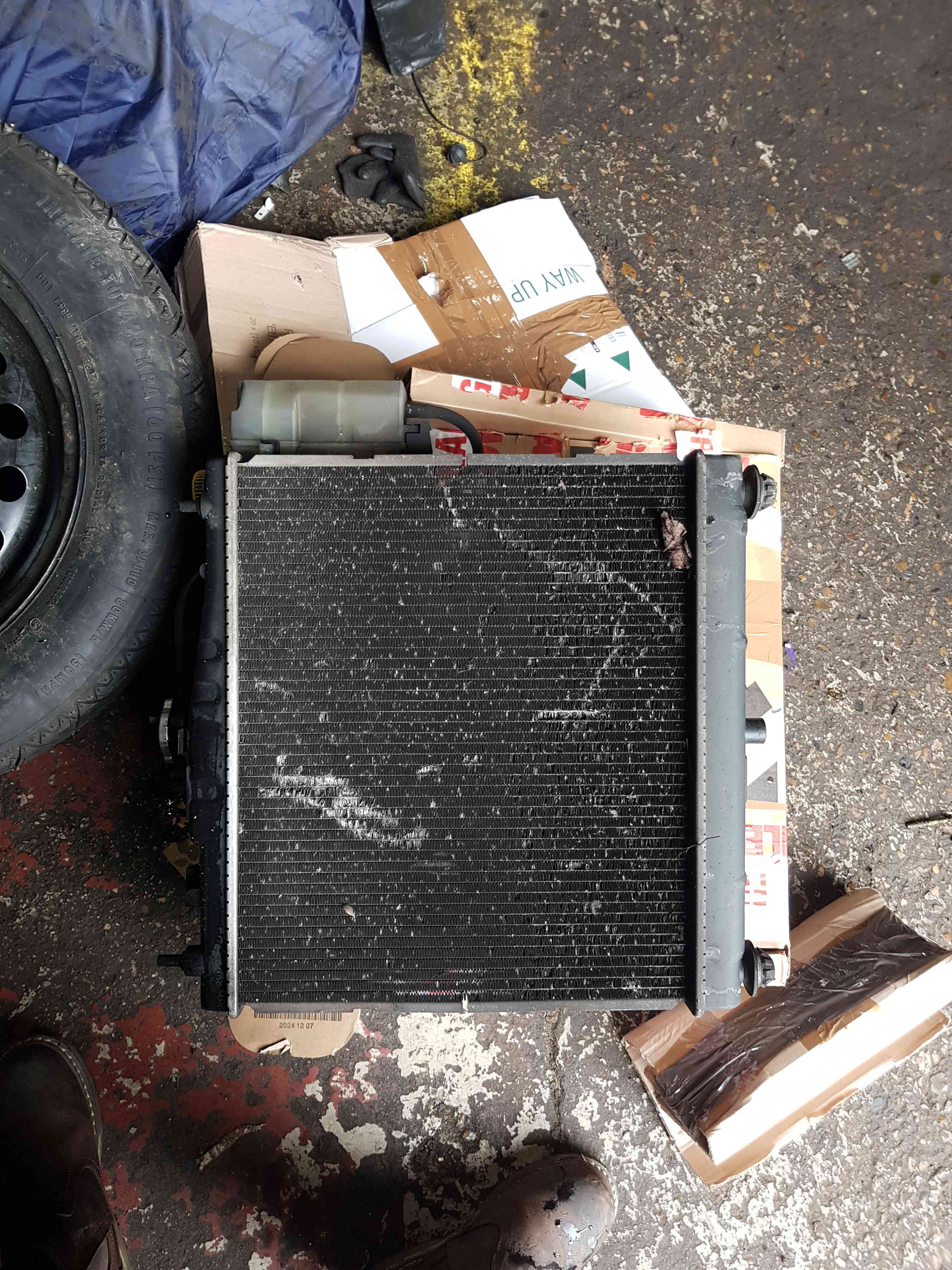 Thumb 4 Nissan Note E11 2005-2012 1.4 Petrol RAD Pack Radiator Cr14de