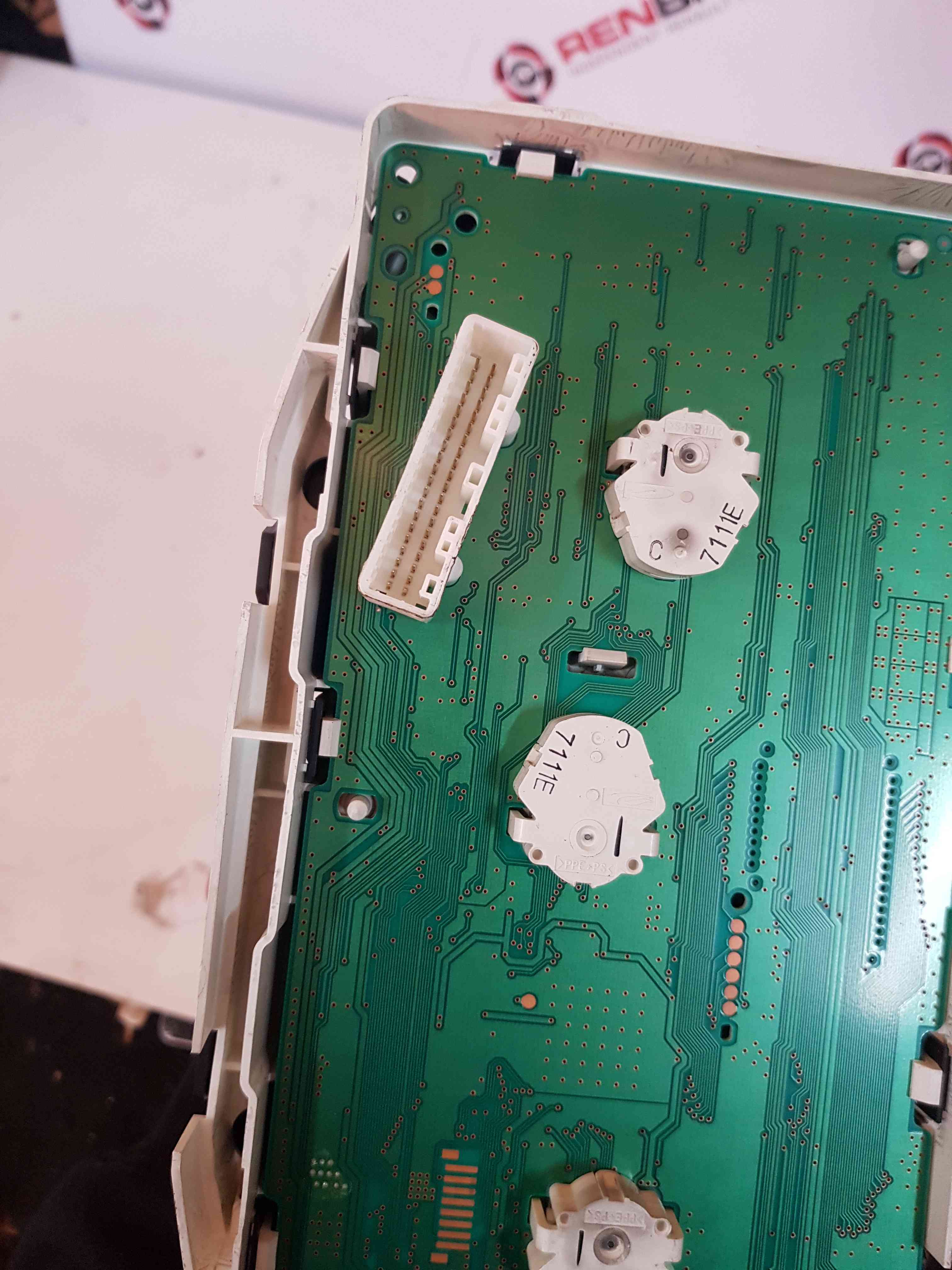 Thumb 7 Nissan Note E11 2005-2012 1.4L Speedo Clocks Instrument Cluster 9U51A