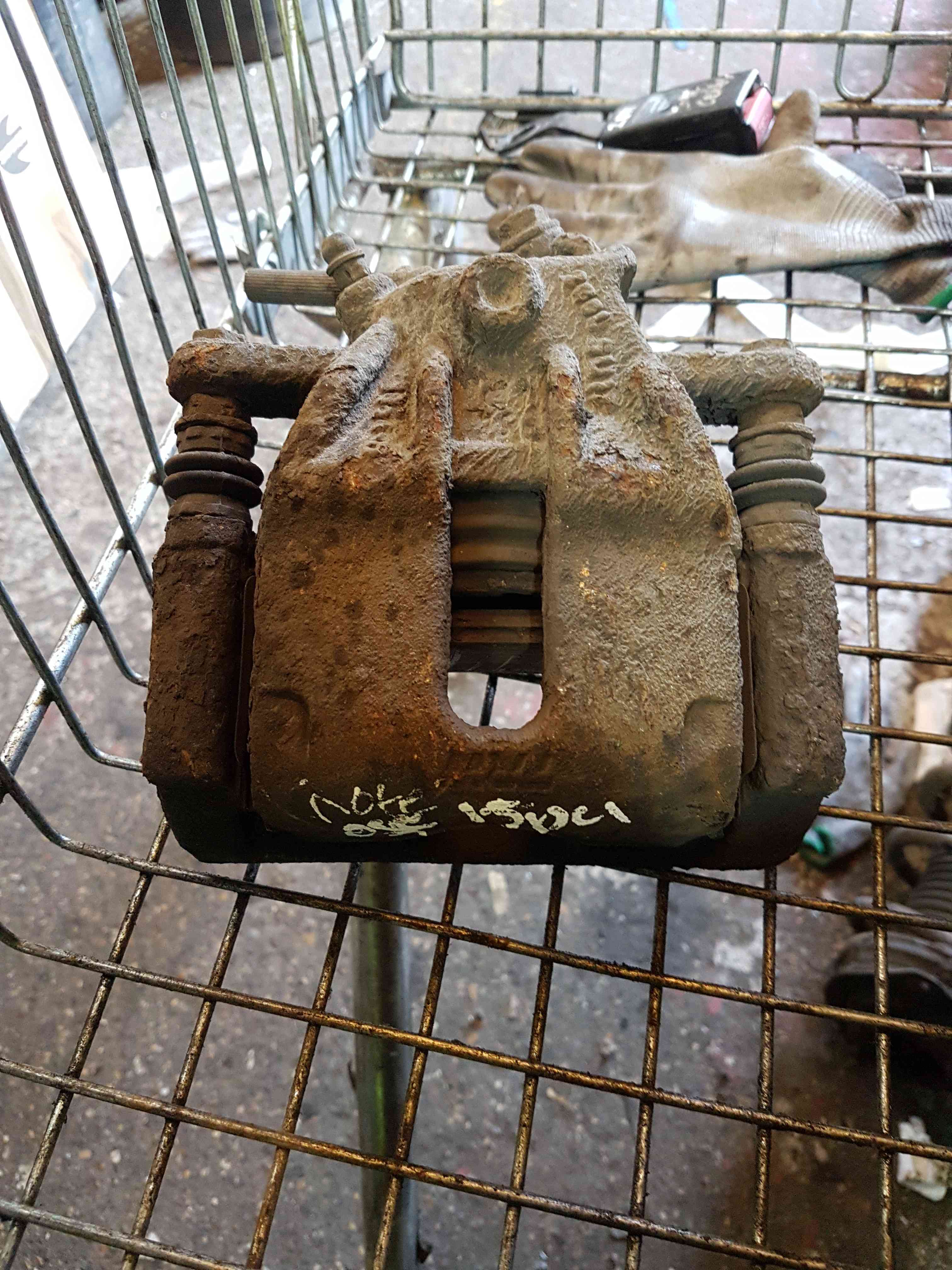 Thumb 6 Nissan Note E11 2005-2012 1.5 DCI Driver OSF Front Brake Caliper