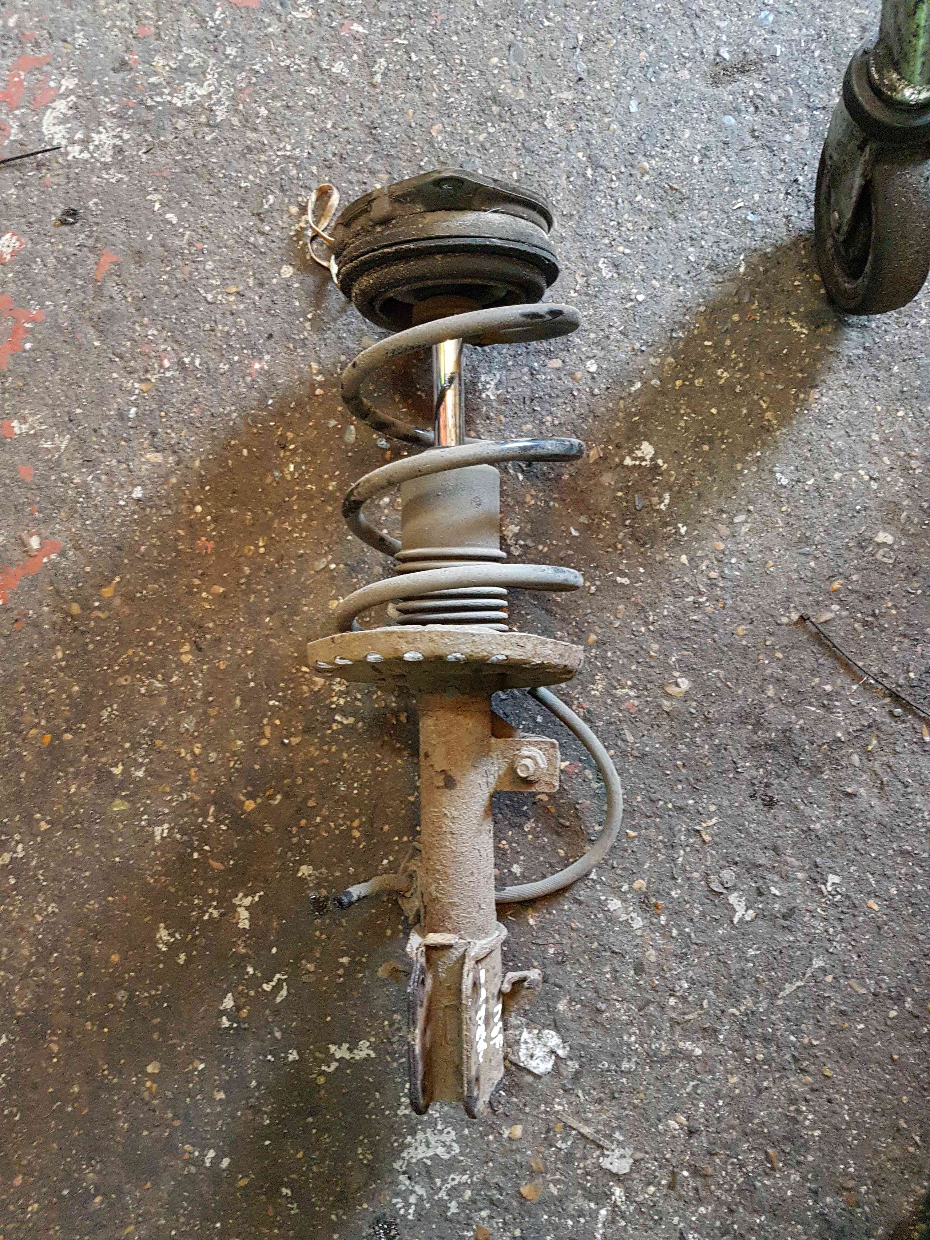 Thumb 11 Nissan Note E11 2005-2012 1.5 DCI Passenger NSF Front Shock Strut Spring