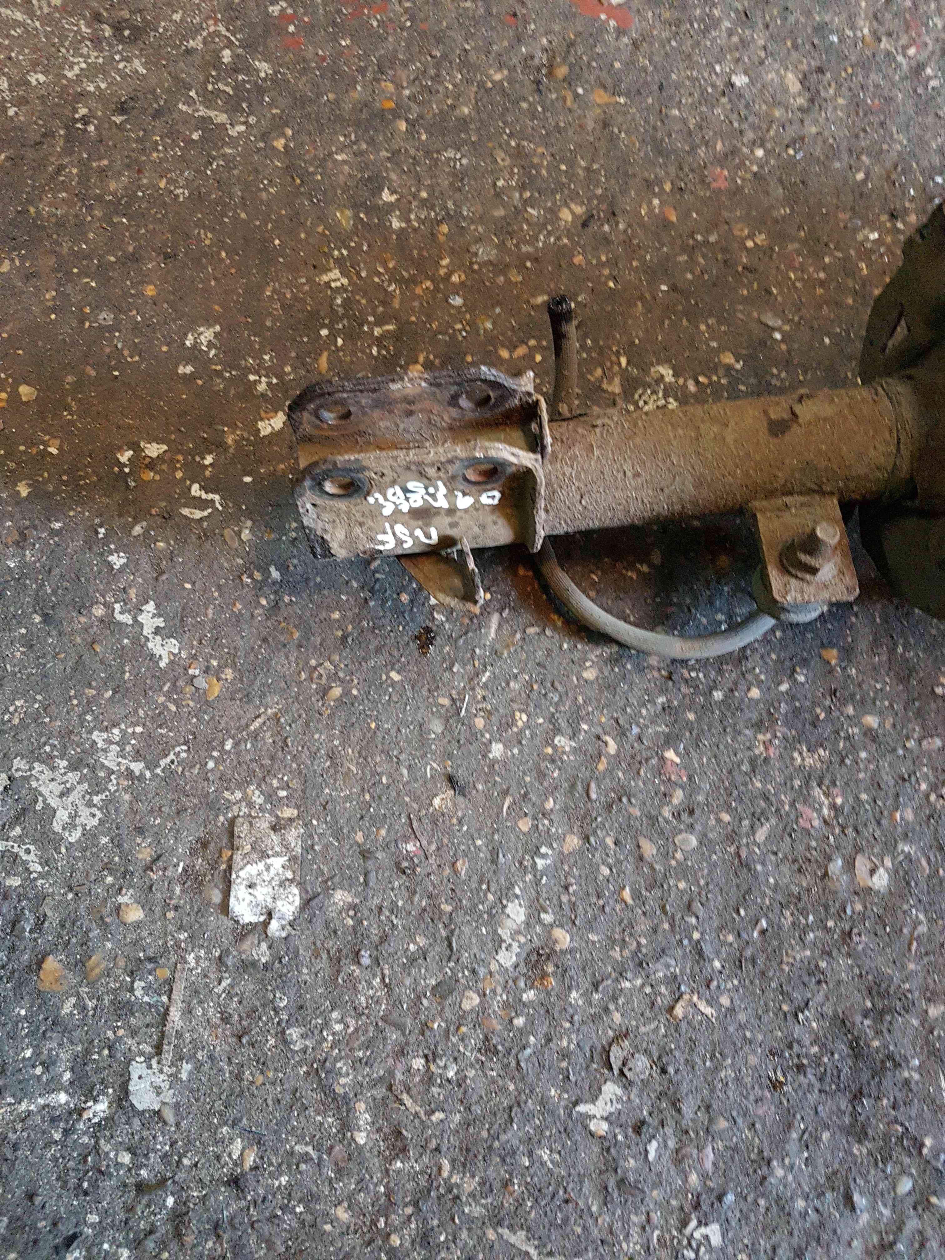 Thumb 5 Nissan Note E11 2005-2012 1.5 DCI Passenger NSF Front Shock Strut Spring