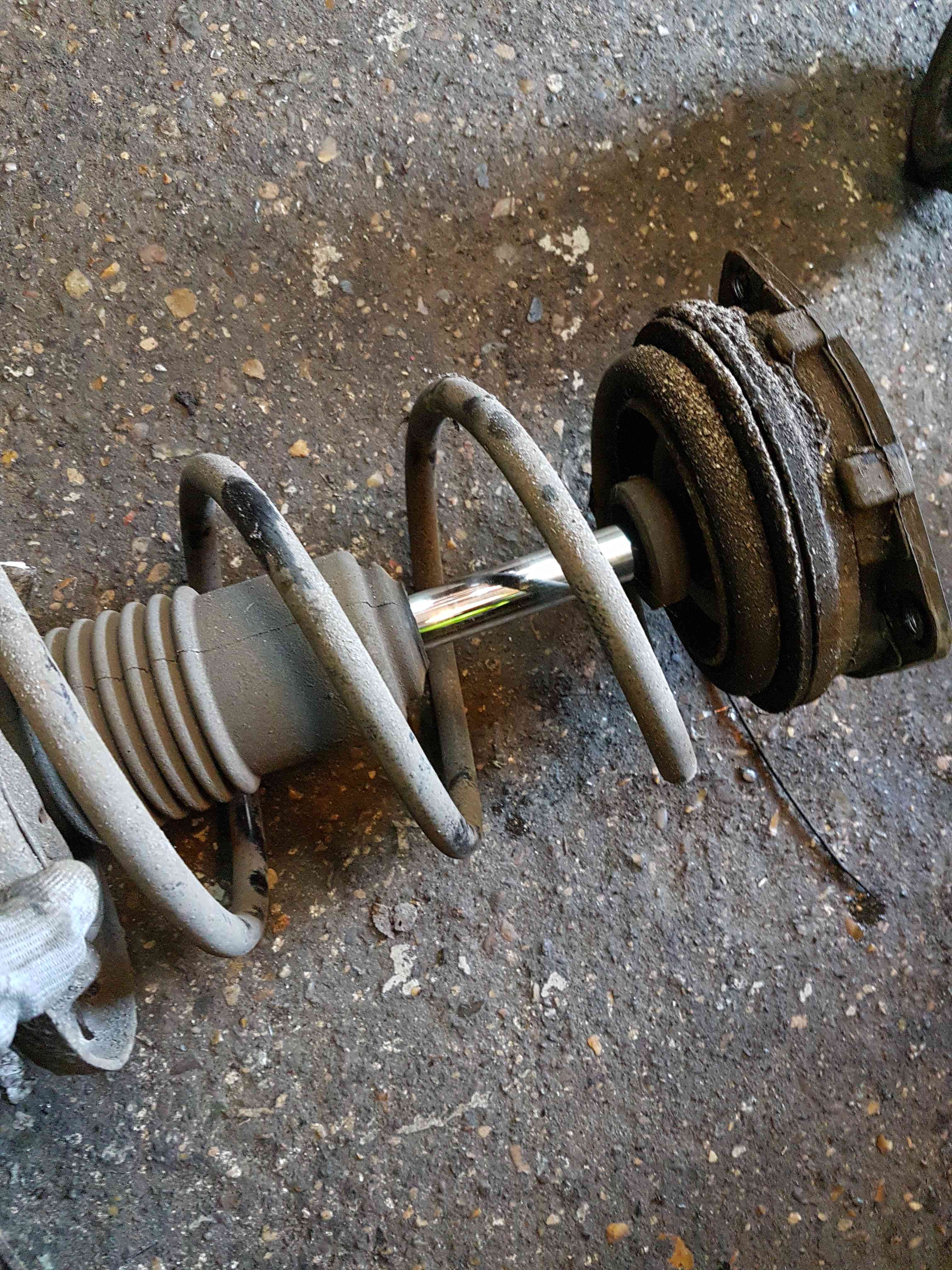 Thumb 8 Nissan Note E11 2005-2012 1.5 DCI Passenger NSF Front Shock Strut Spring