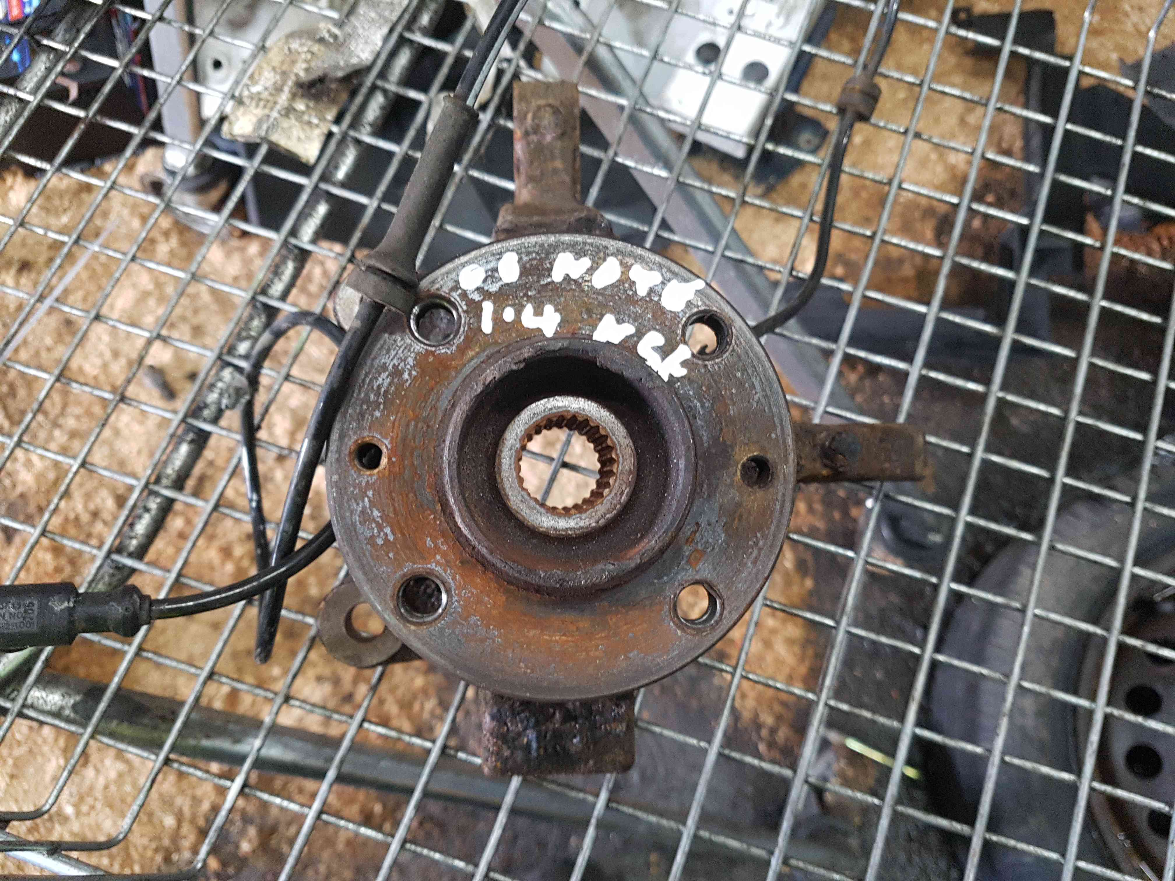 Thumb 2 Nissan Note E11 2005-2012 1.5 DCI Passenger NSF Front Wheel HUB Abs