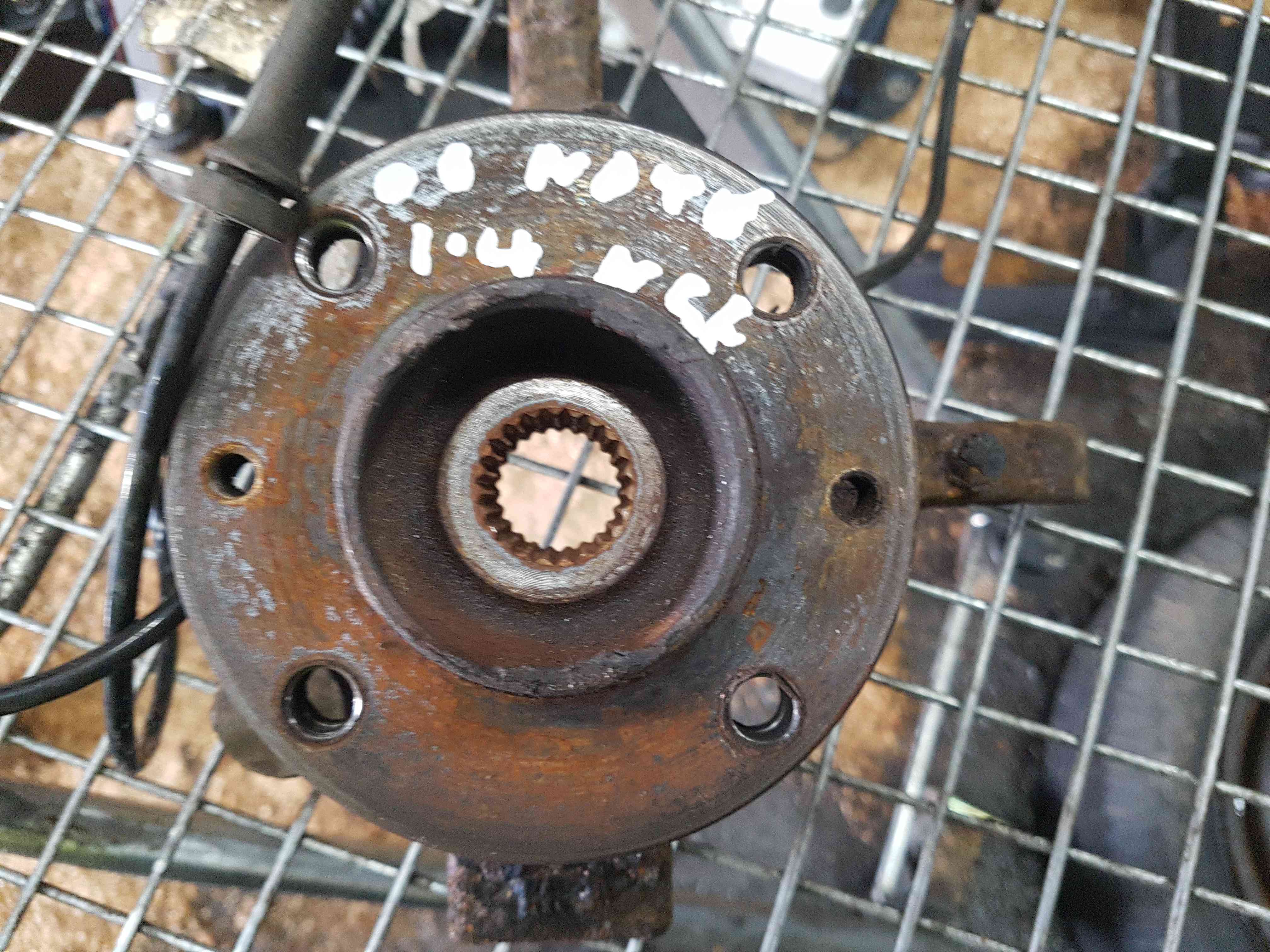 Thumb 3 Nissan Note E11 2005-2012 1.5 DCI Passenger NSF Front Wheel HUB Abs