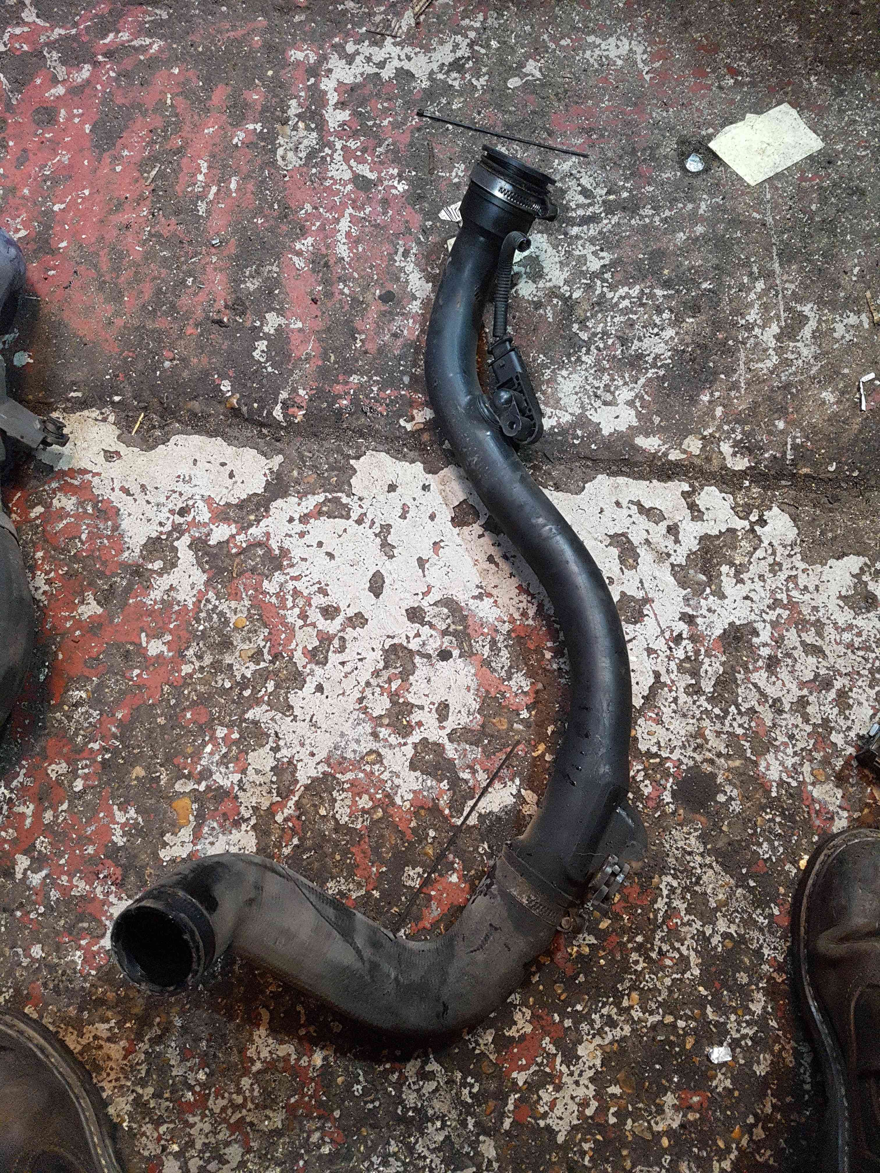 Thumb 2 Nissan Note E11 2005-2012 1.5 DCI Turbo To Intercooler Pipe k9k