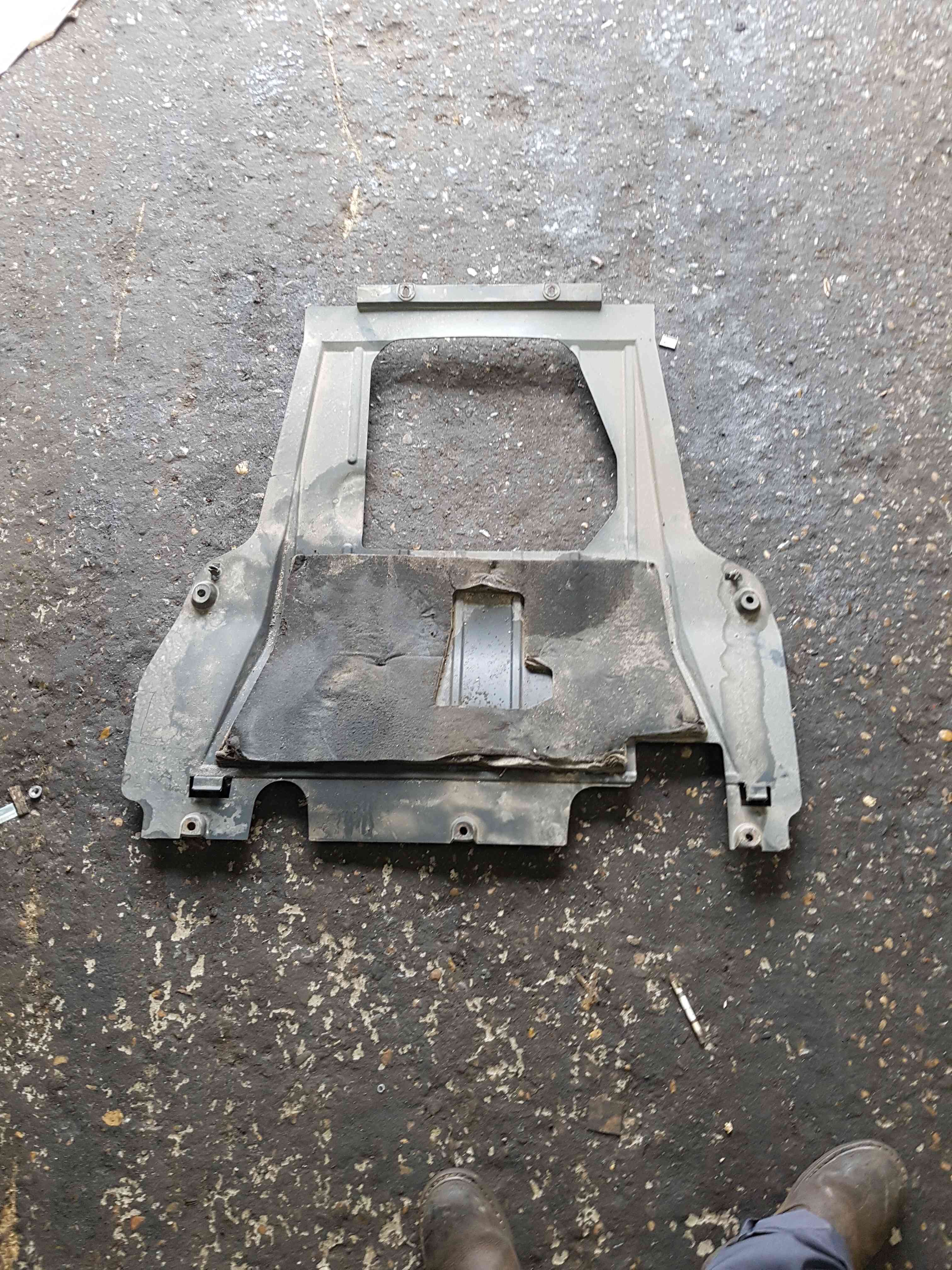 Thumb 5 Nissan Note E11 2005-2012 1.5 DCI Undertray Plastic Tray