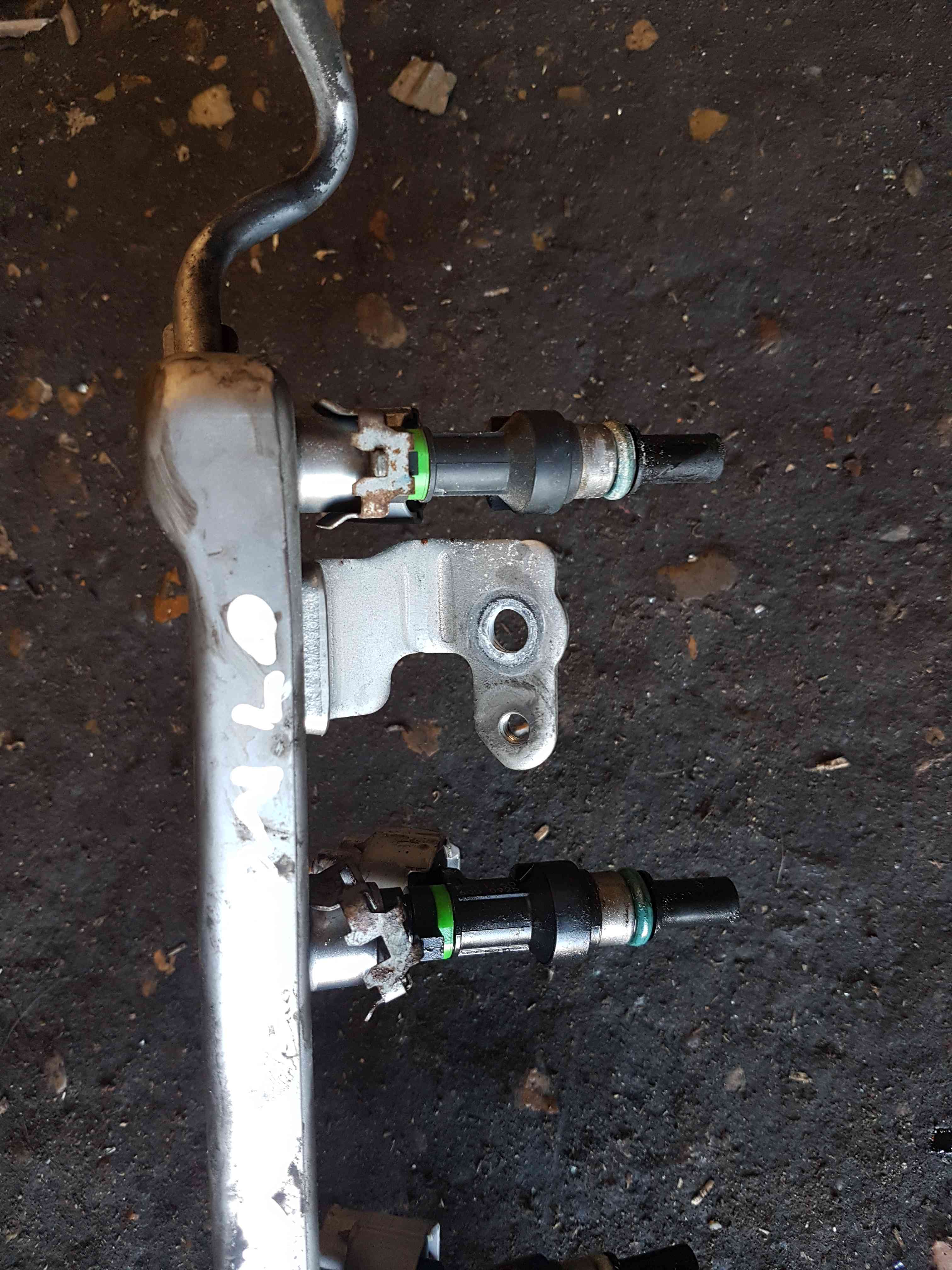 Thumb 4 Nissan Note E11 2005-2012 1.6 Petrol Injectors X4 + Rail Hr16de