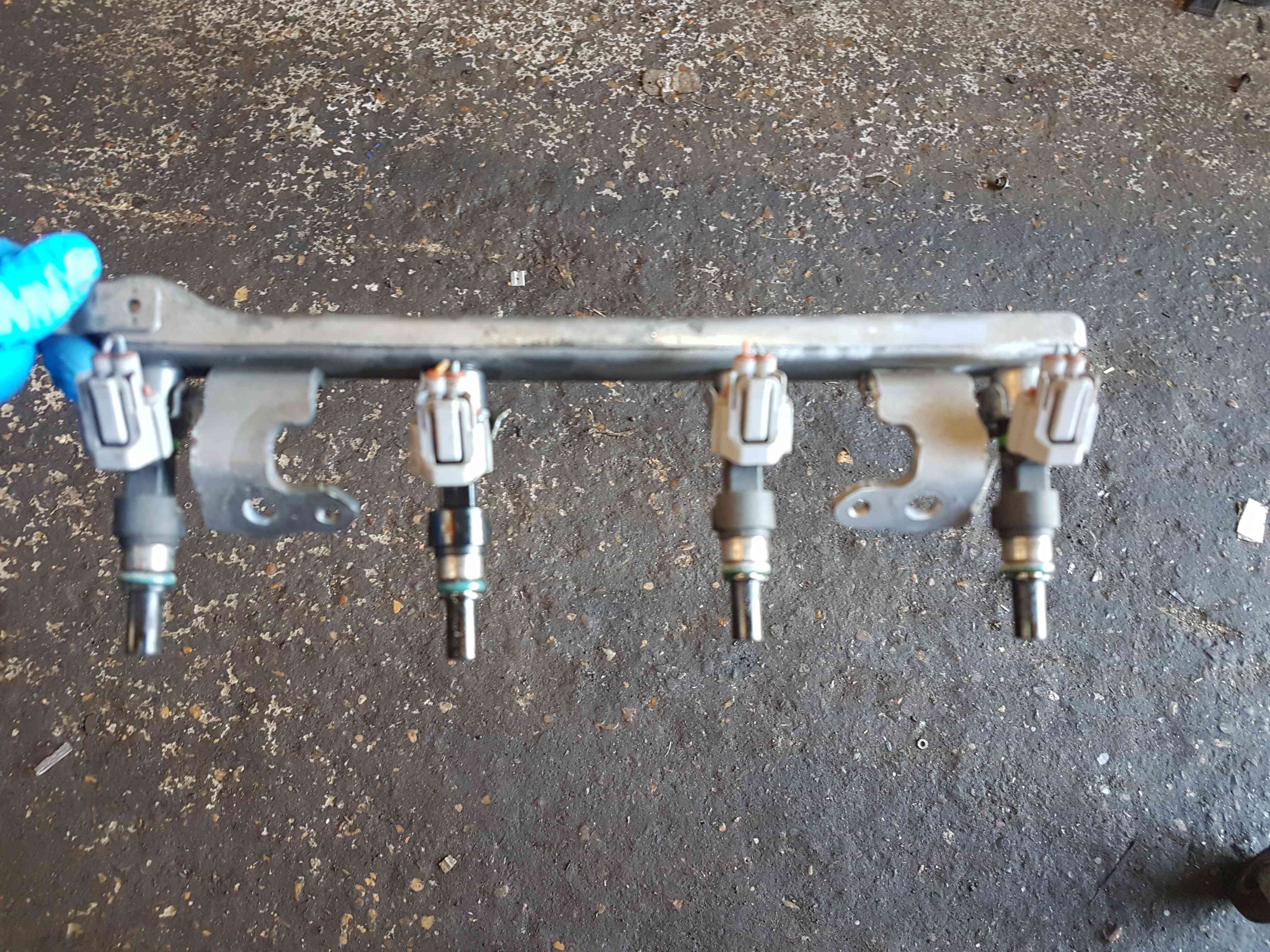 Thumb 7 Nissan Note E11 2005-2012 1.6 Petrol Injectors X4 + Rail Hr16de