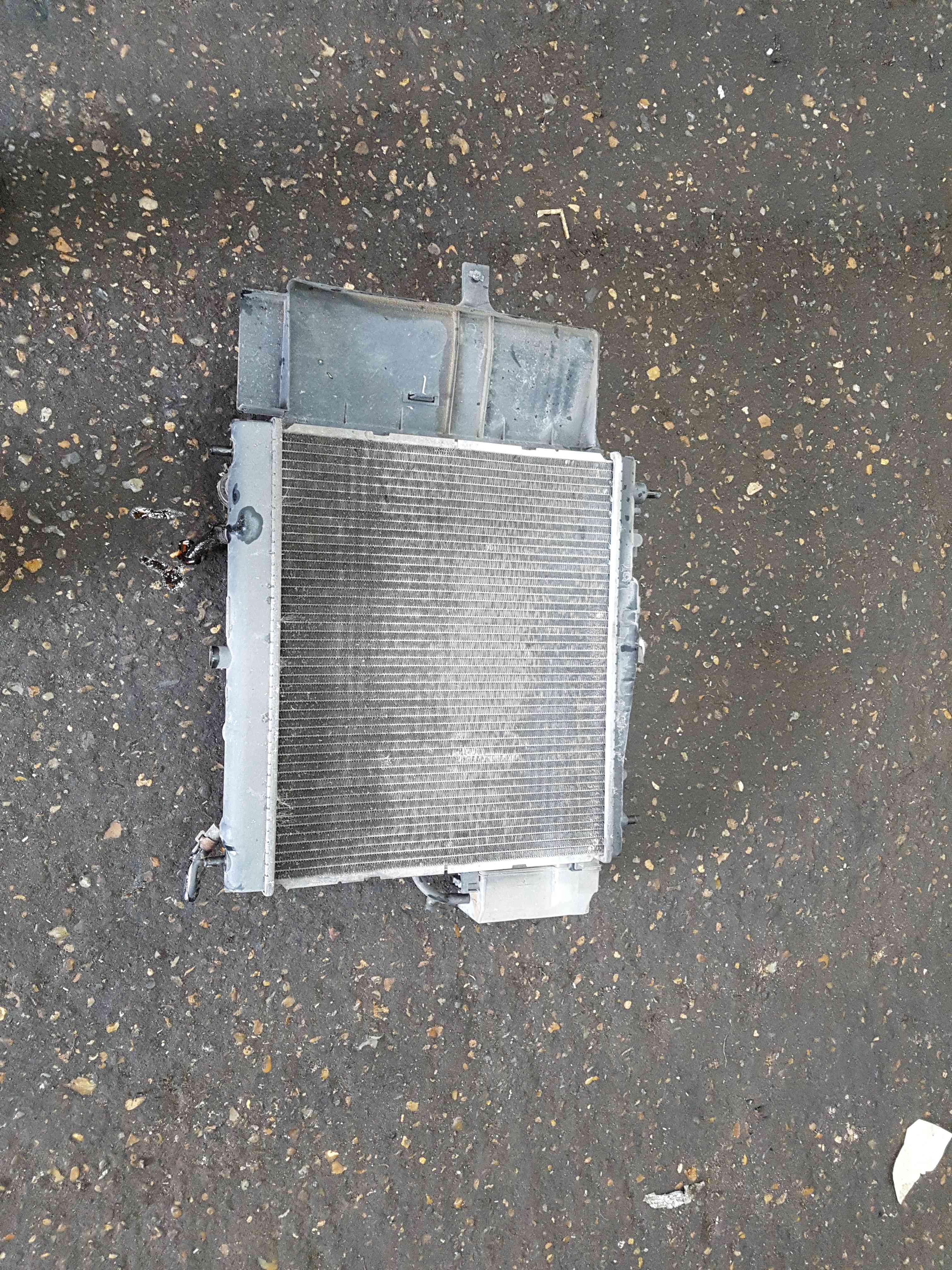 Thumb 2 Nissan Note E11 2005-2012 1.6 Petrol RAD Pack Radiator Hr16de