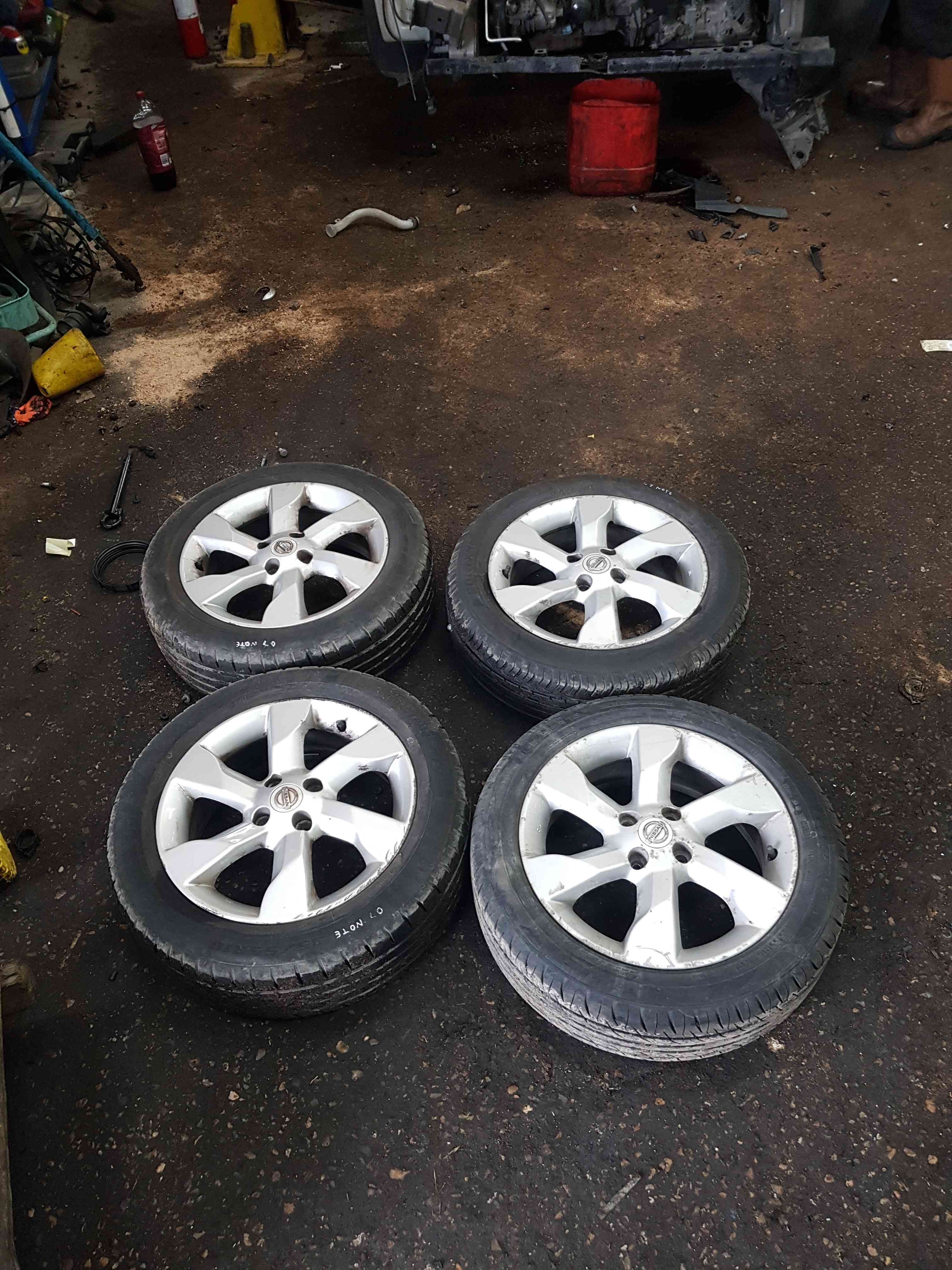 Thumb 3 Nissan Note E11 2005-2012 Alloy Wheels SET 185 55 16Inch Tyres 3/5 16