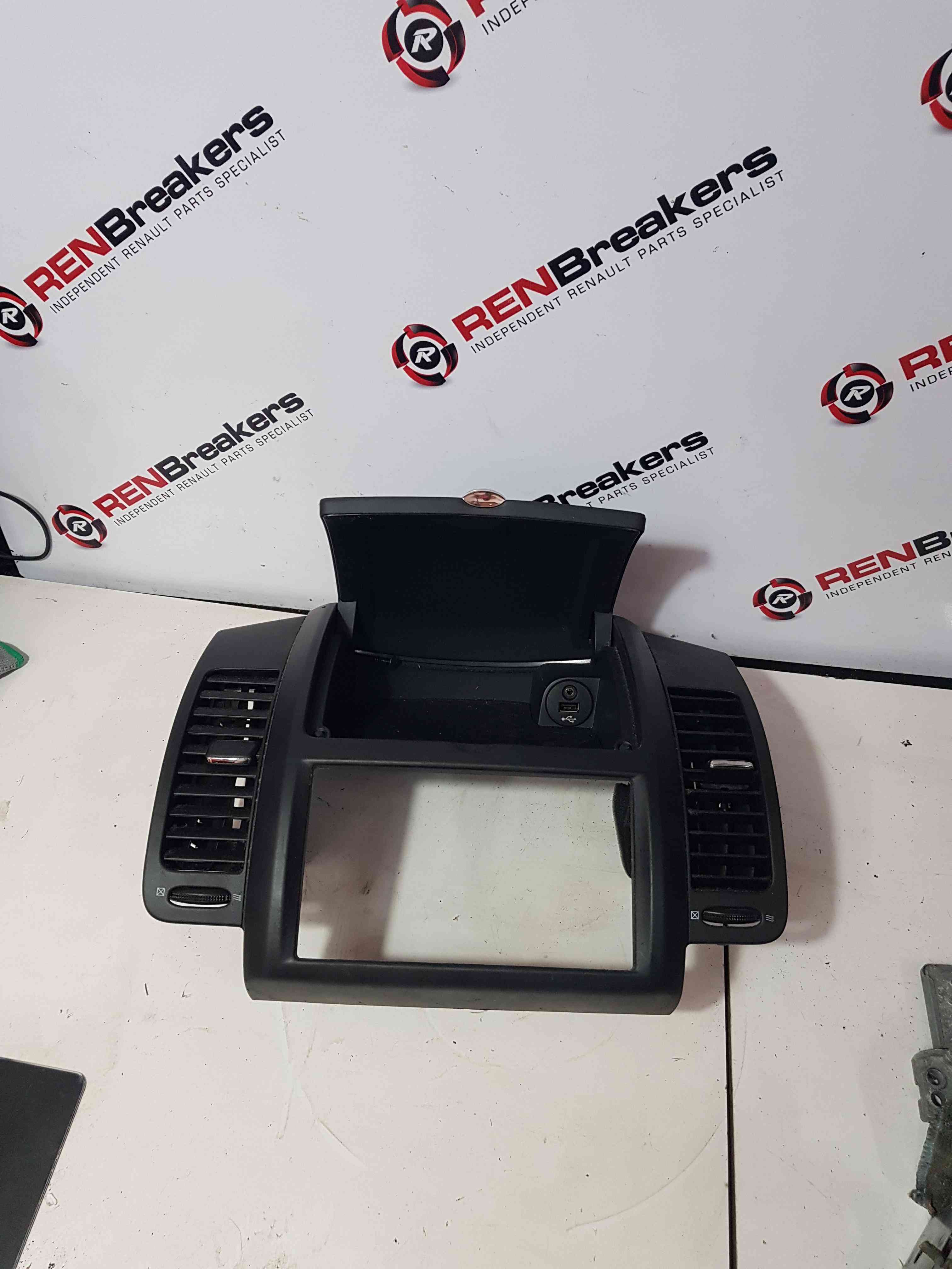 Thumb 2 Nissan Note E11 2005-2012 Centre Heater Vents