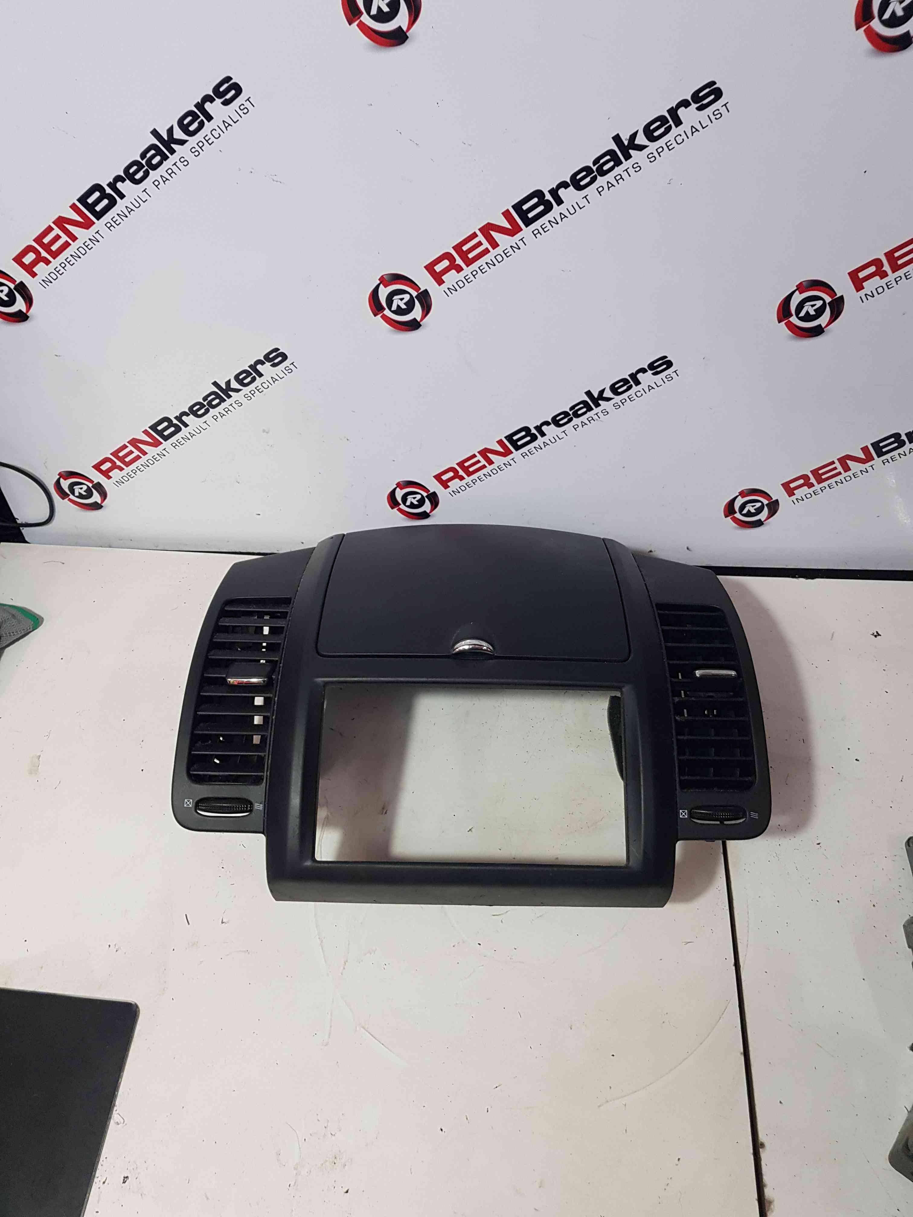 Thumb 5 Nissan Note E11 2005-2012 Centre Heater Vents