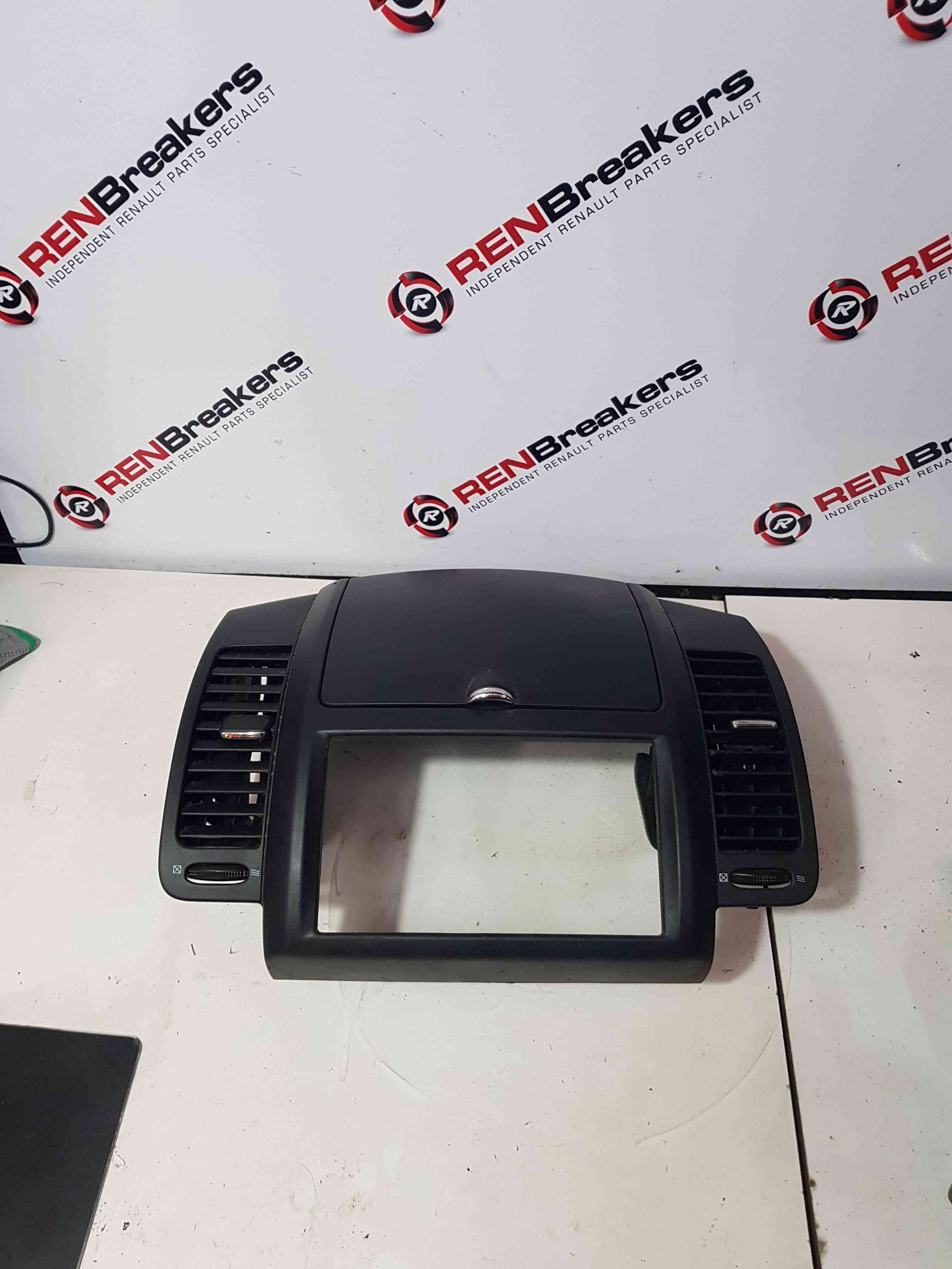 Thumb 7 Nissan Note E11 2005-2012 Centre Heater Vents