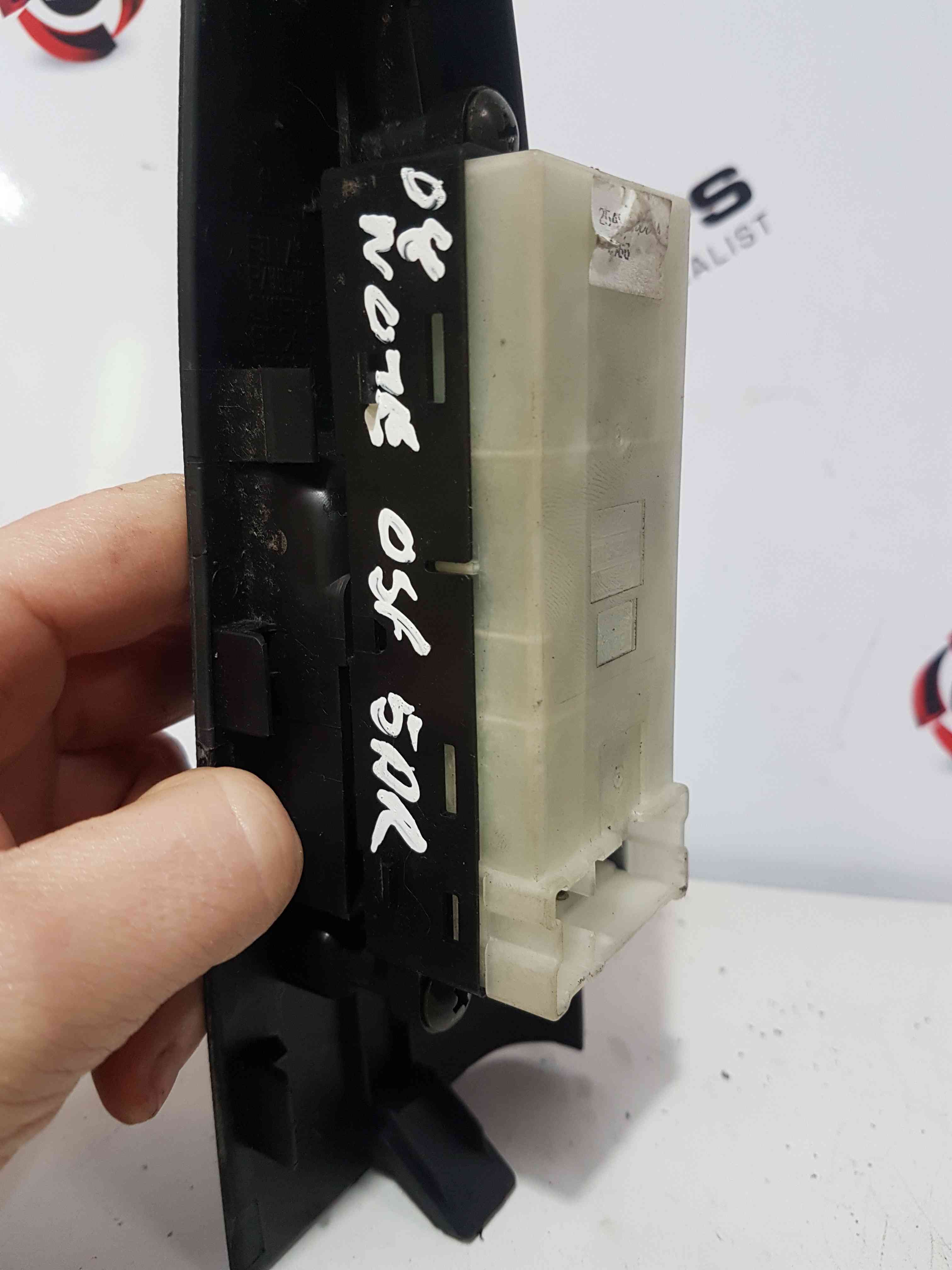 Thumb 3 Nissan Note E11 2005-2012 Drive OSF Window Switch + Panel 