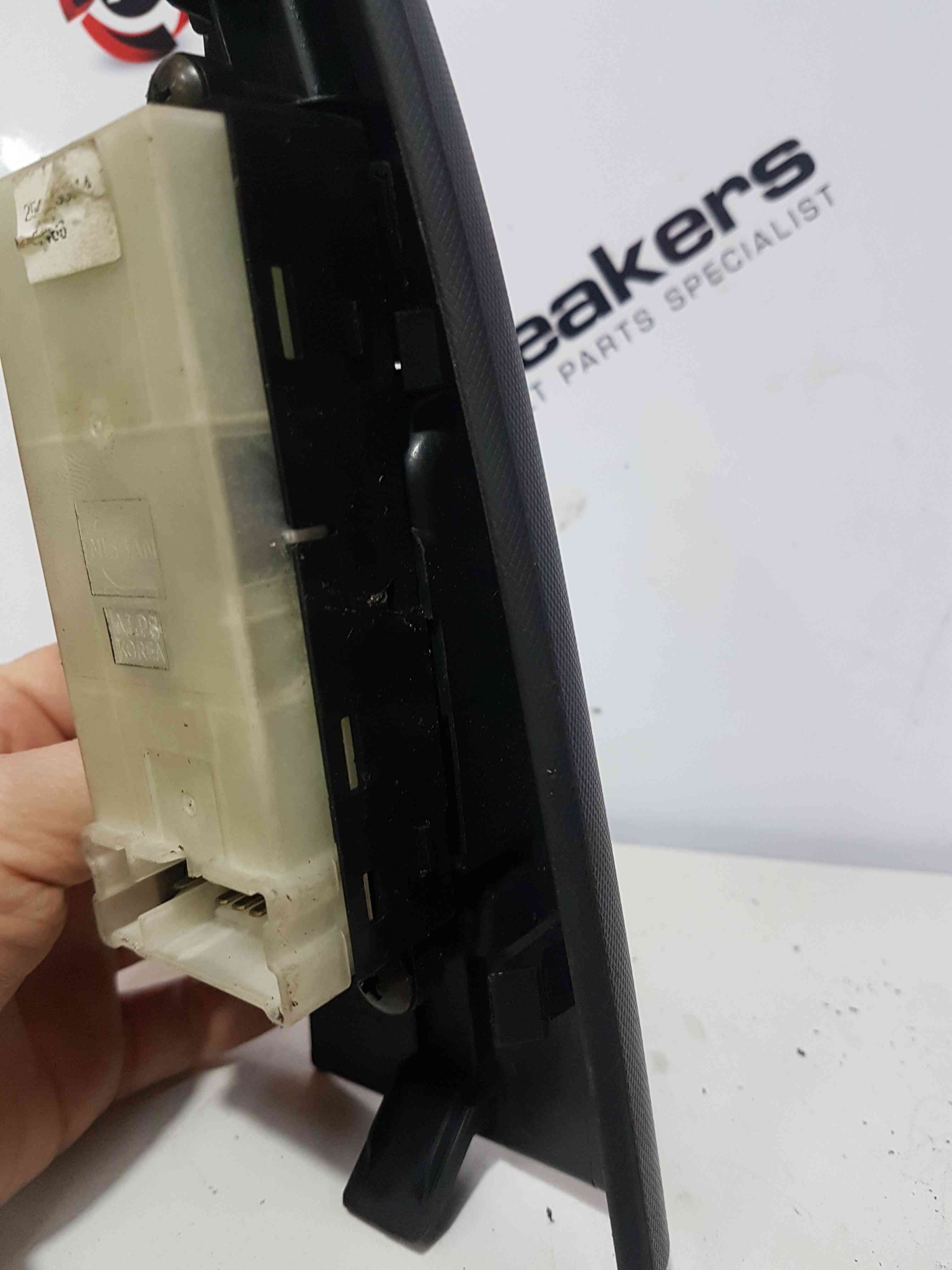 Thumb 4 Nissan Note E11 2005-2012 Drive OSF Window Switch + Panel 