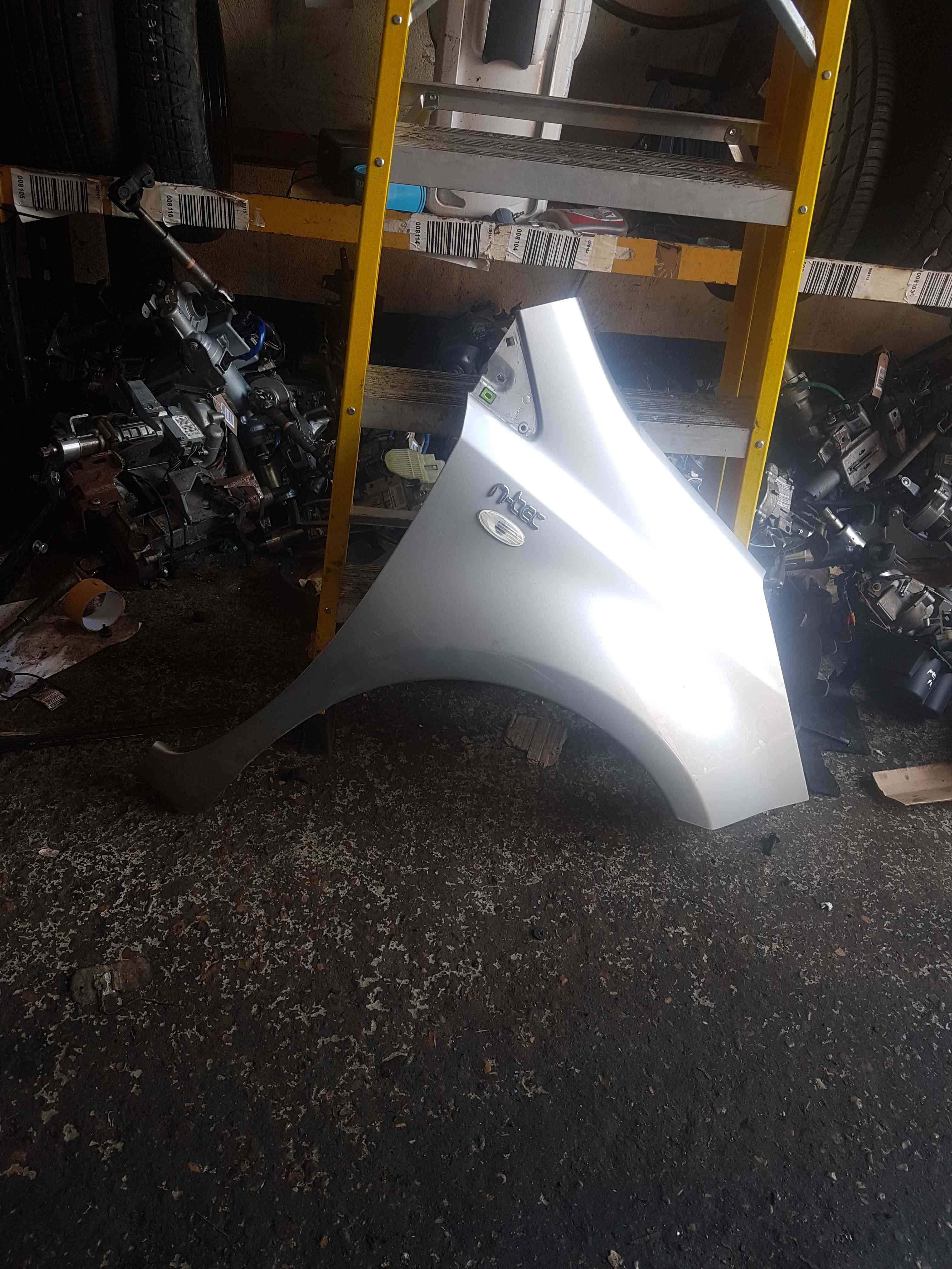 Thumb 2 Nissan Note E11 2005-2012 Driver Os OSF Wing KYO Silver Metallic