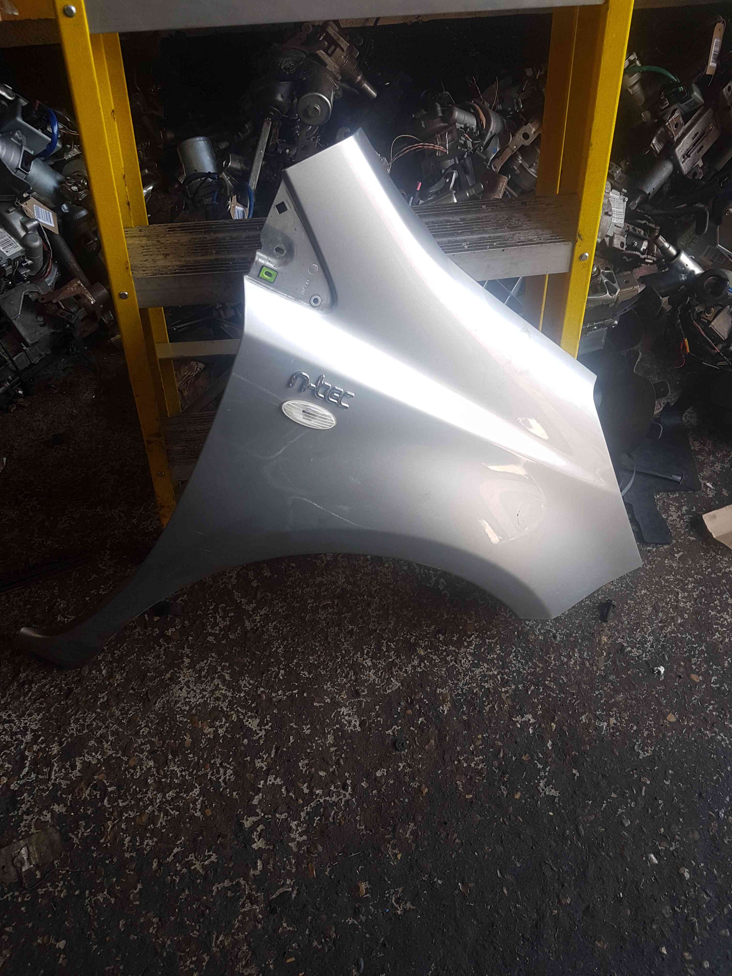 Thumb 5 Nissan Note E11 2005-2012 Driver Os OSF Wing KYO Silver Metallic