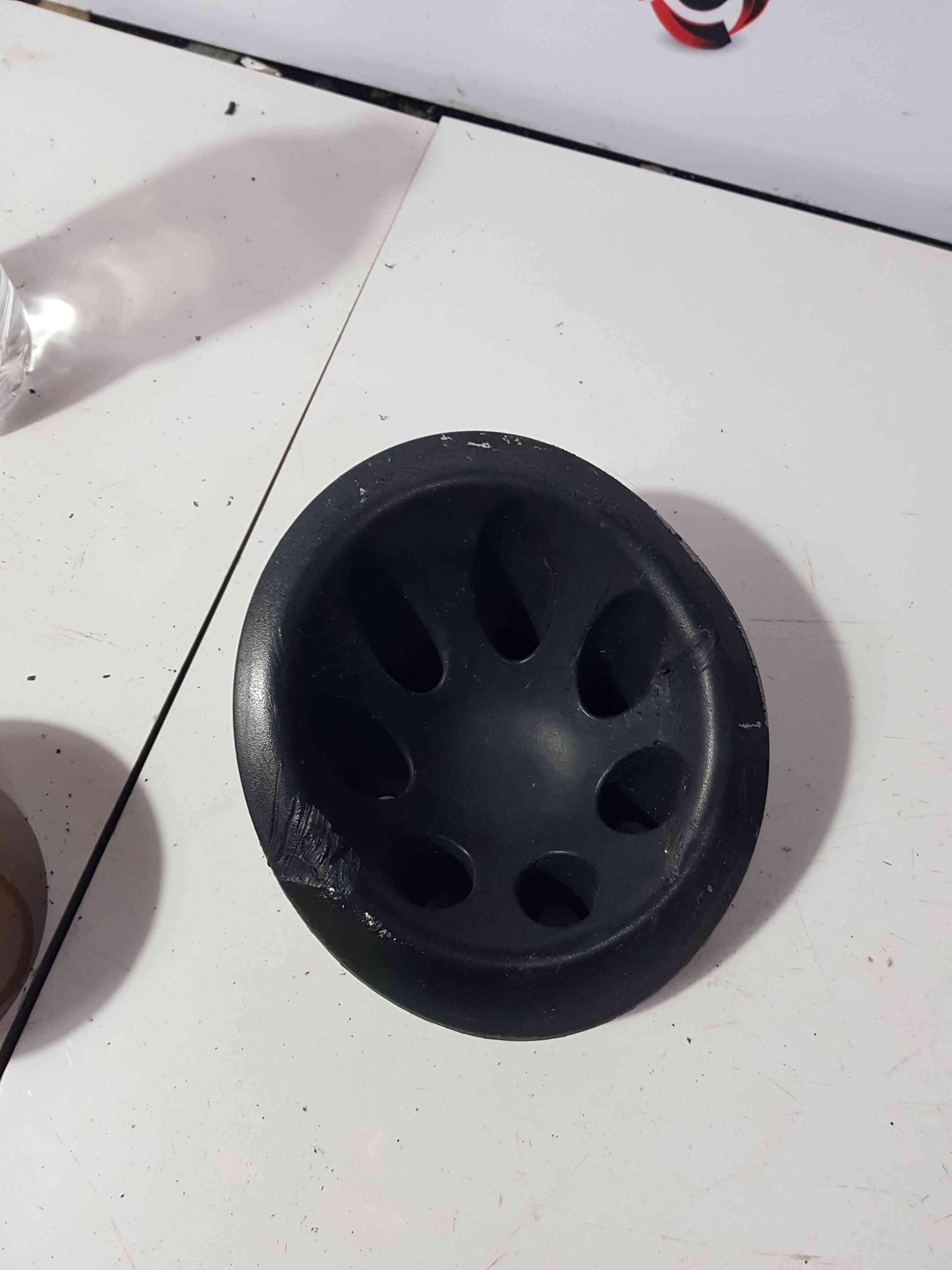 Thumb 3 Nissan Note E11 2005-2012 Drivers OSF Front Bumper FOG Cover 622569U00D