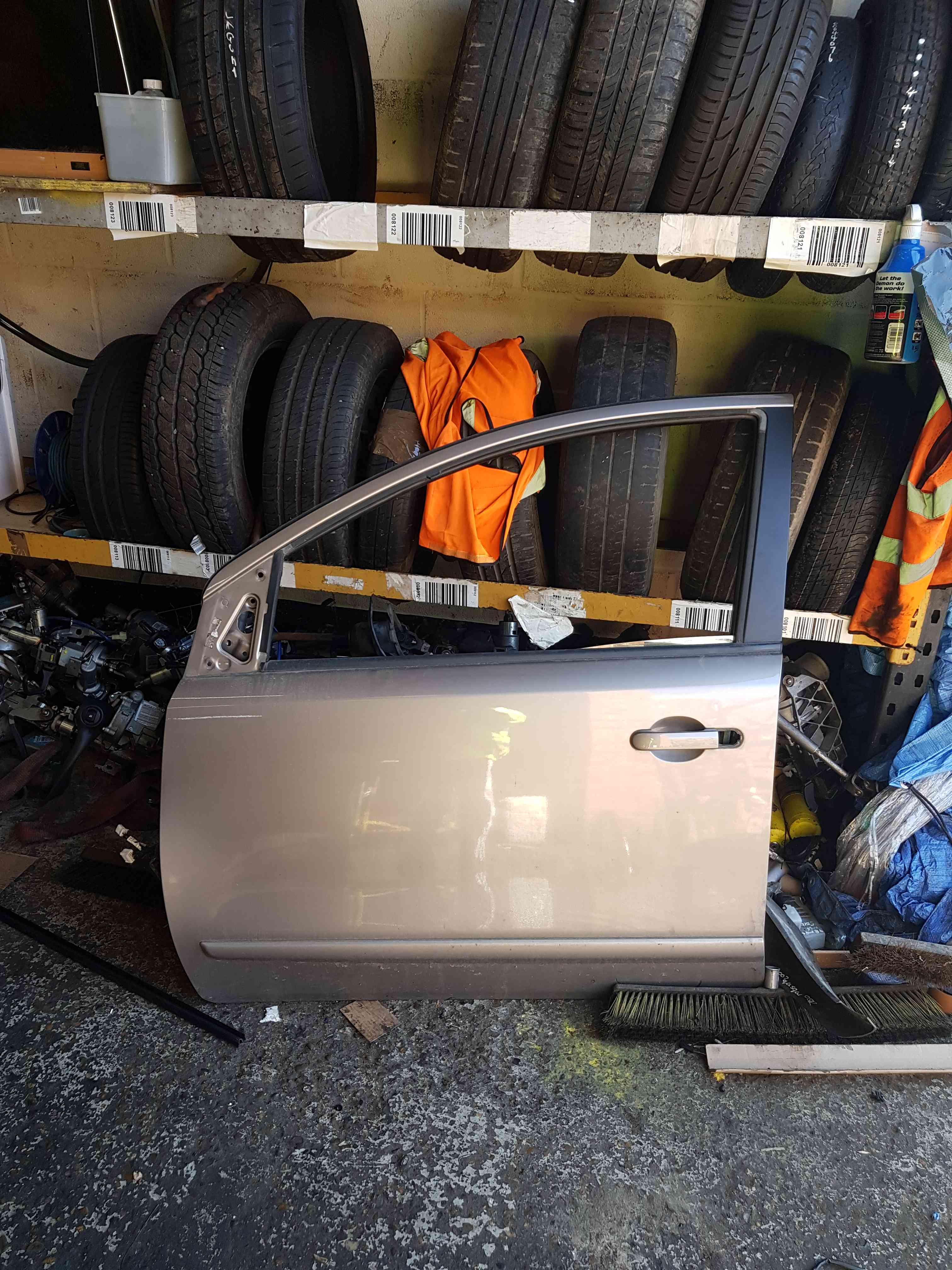 Thumb 2 Nissan Note E11 2005-2012 Passenger NSF Front Door Beige C30 5Dr