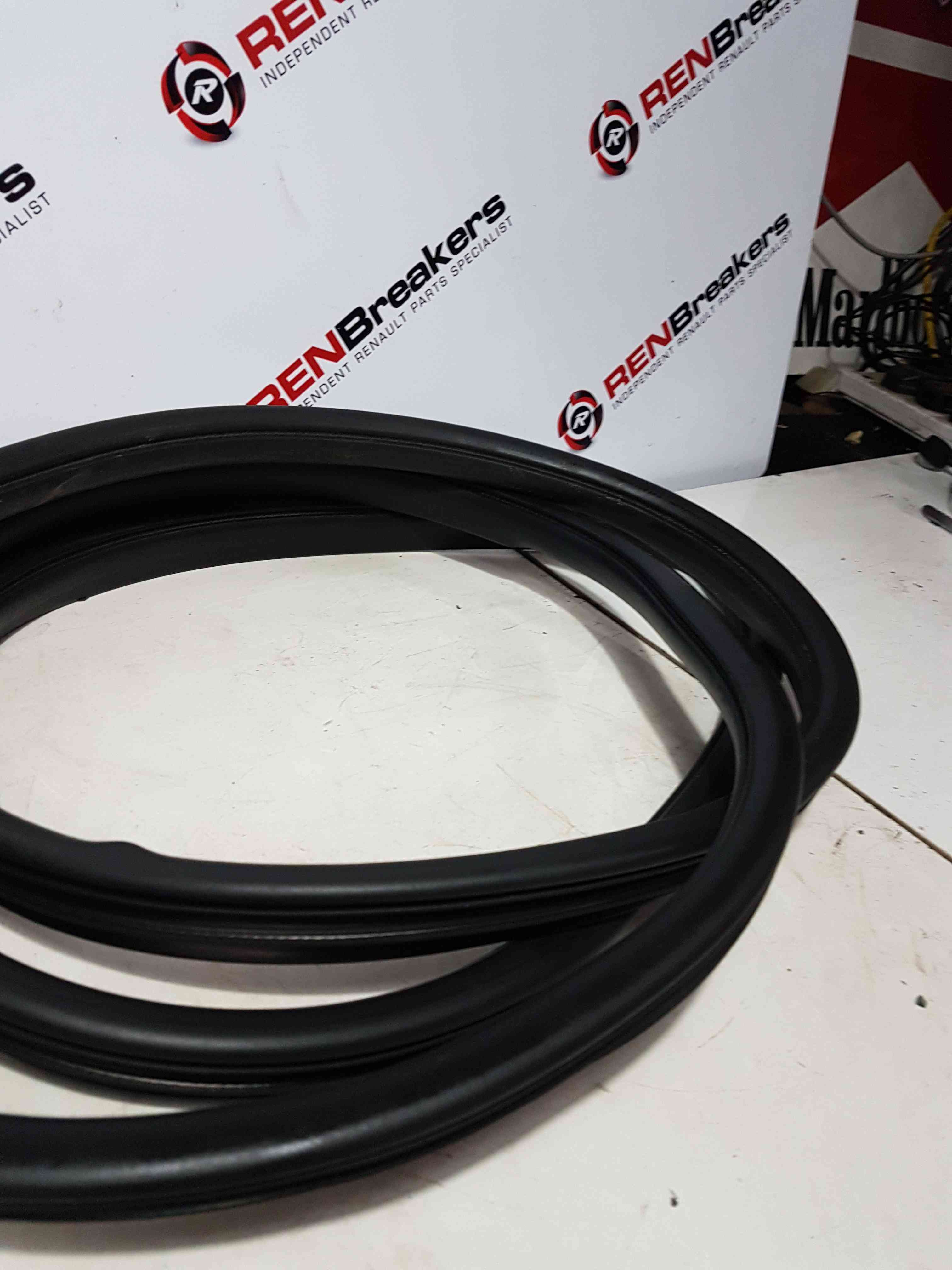 Thumb 6 Nissan Note E11 2005-2012 Drivers OSF Front Door Rubber Seal