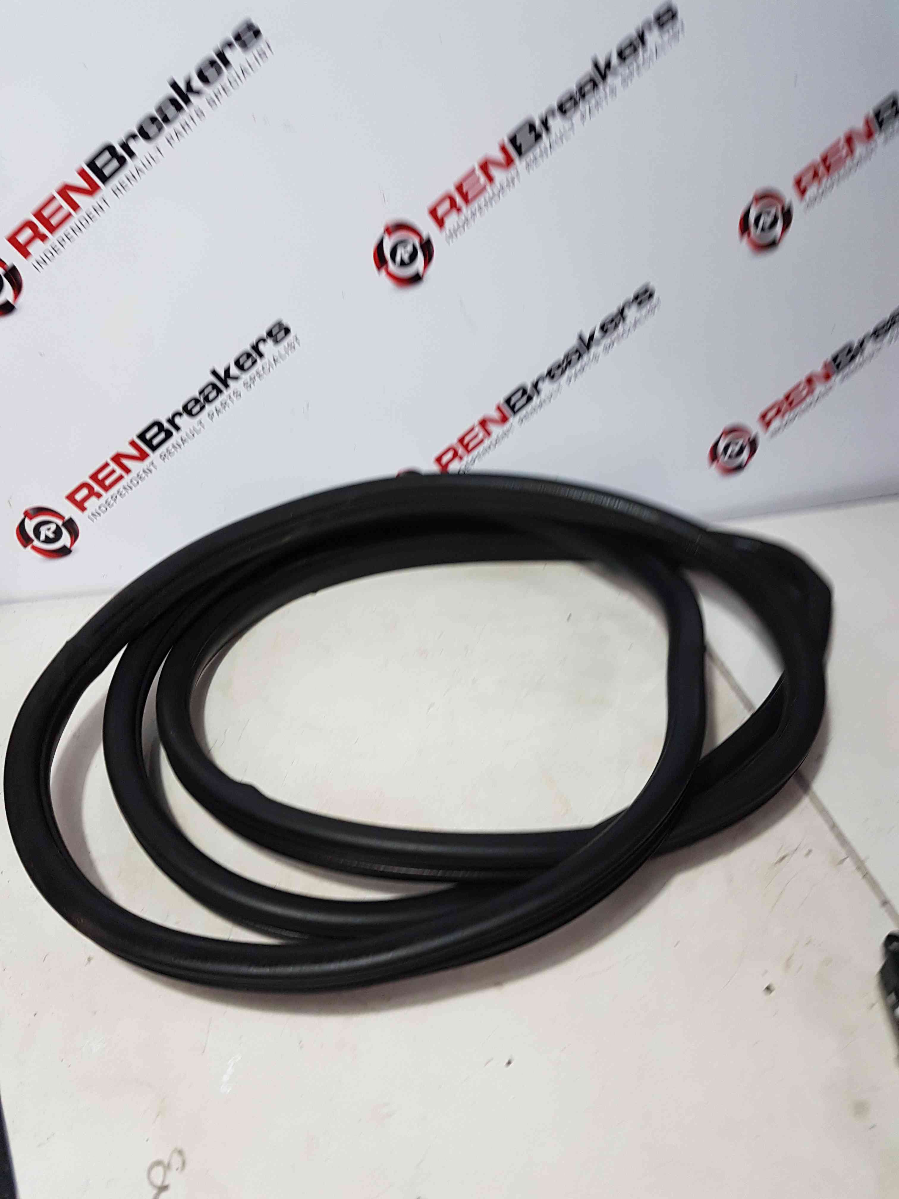 Thumb 10 Nissan Note E11 2005-2012 Drivers OSF Front Door Rubber Seal