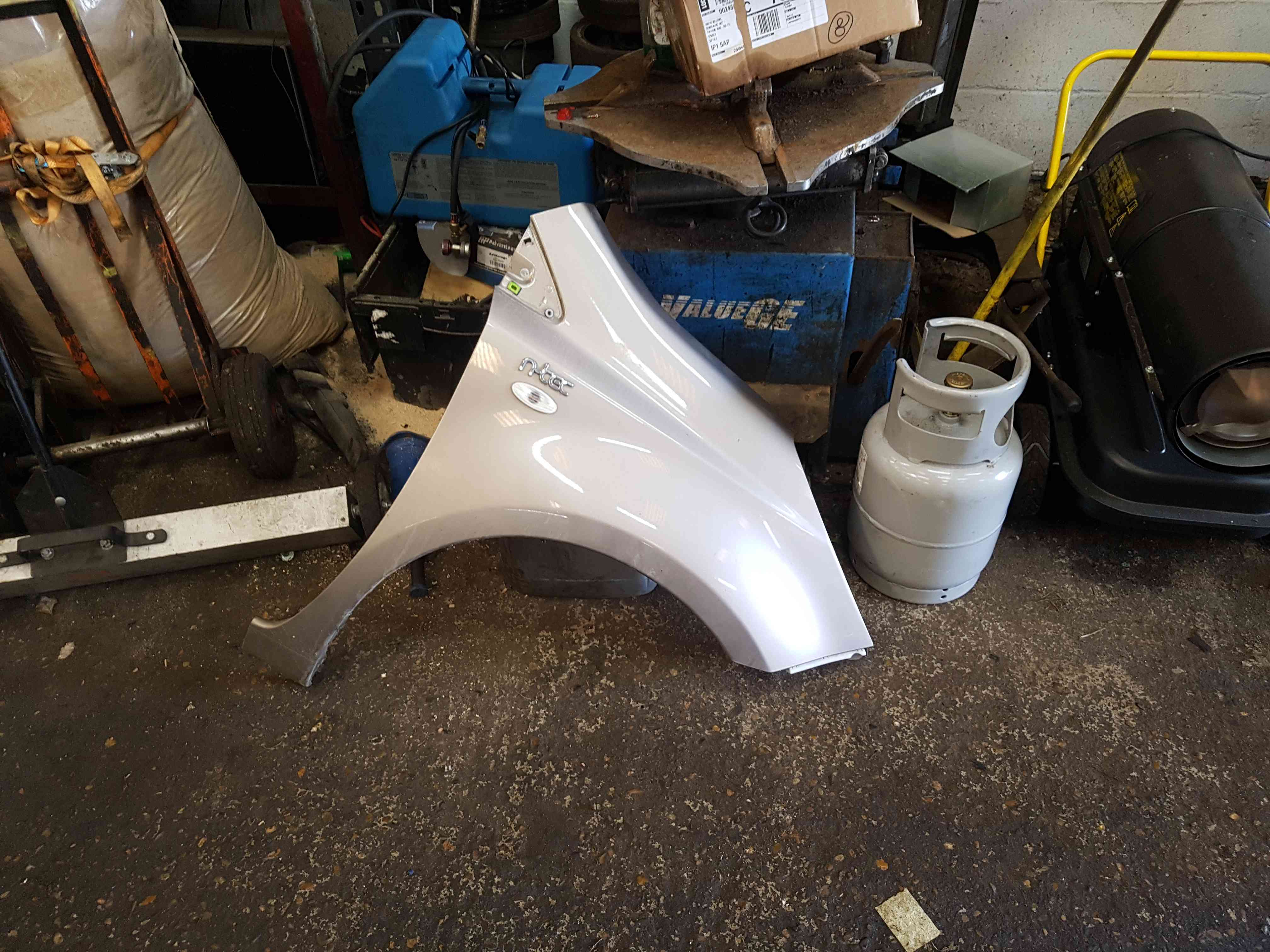 Thumb 3 Nissan Note E11 2005-2012 Drivers Os Wing Beige C30