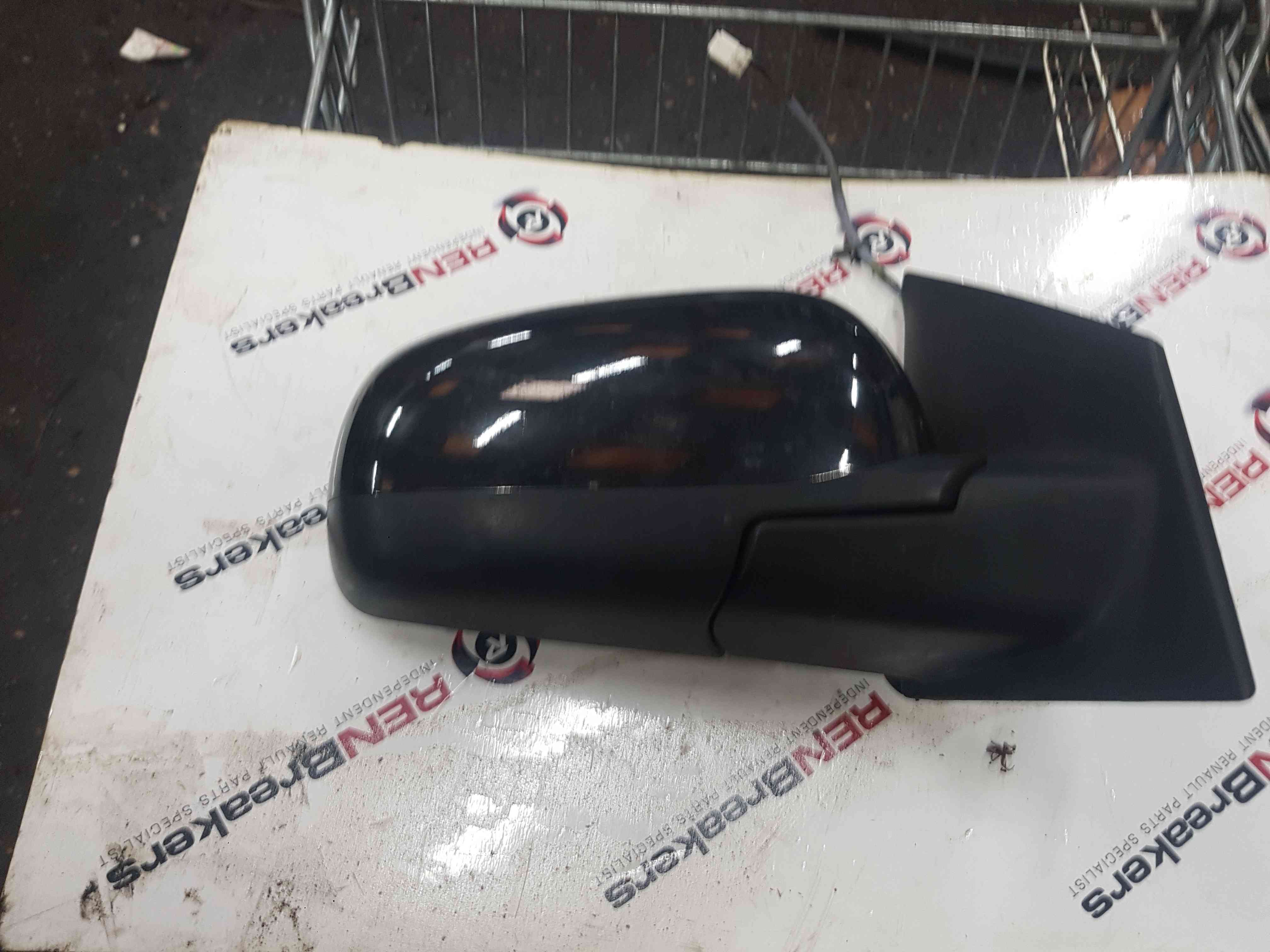 Thumb 4 Nissan Note E11 2005-2012 Drivers Os Wing Z11 black