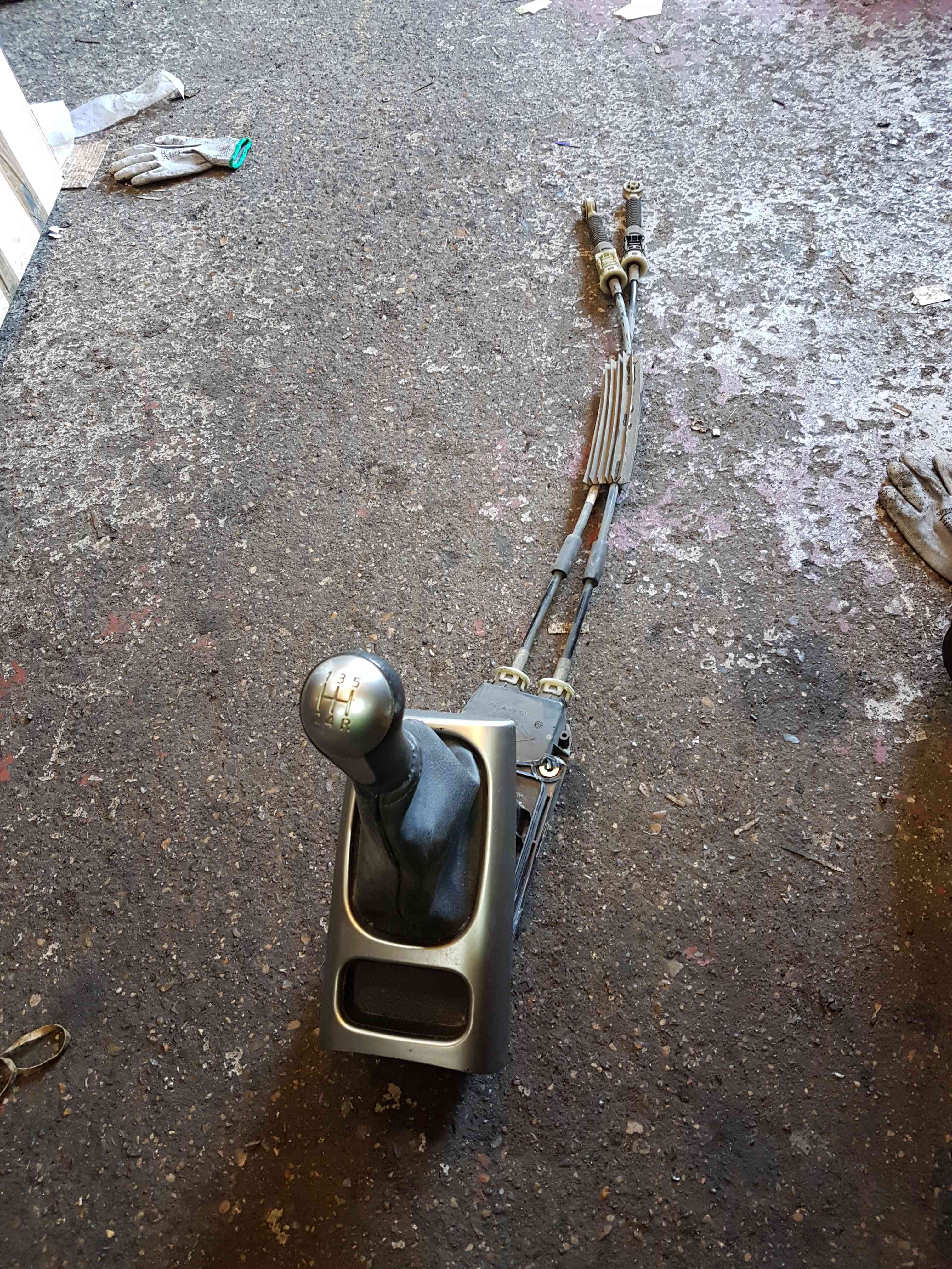 Thumb 2 Nissan Note E11 2005-2012 Gear Linkage Selector 5 Speed 34108Bc00a