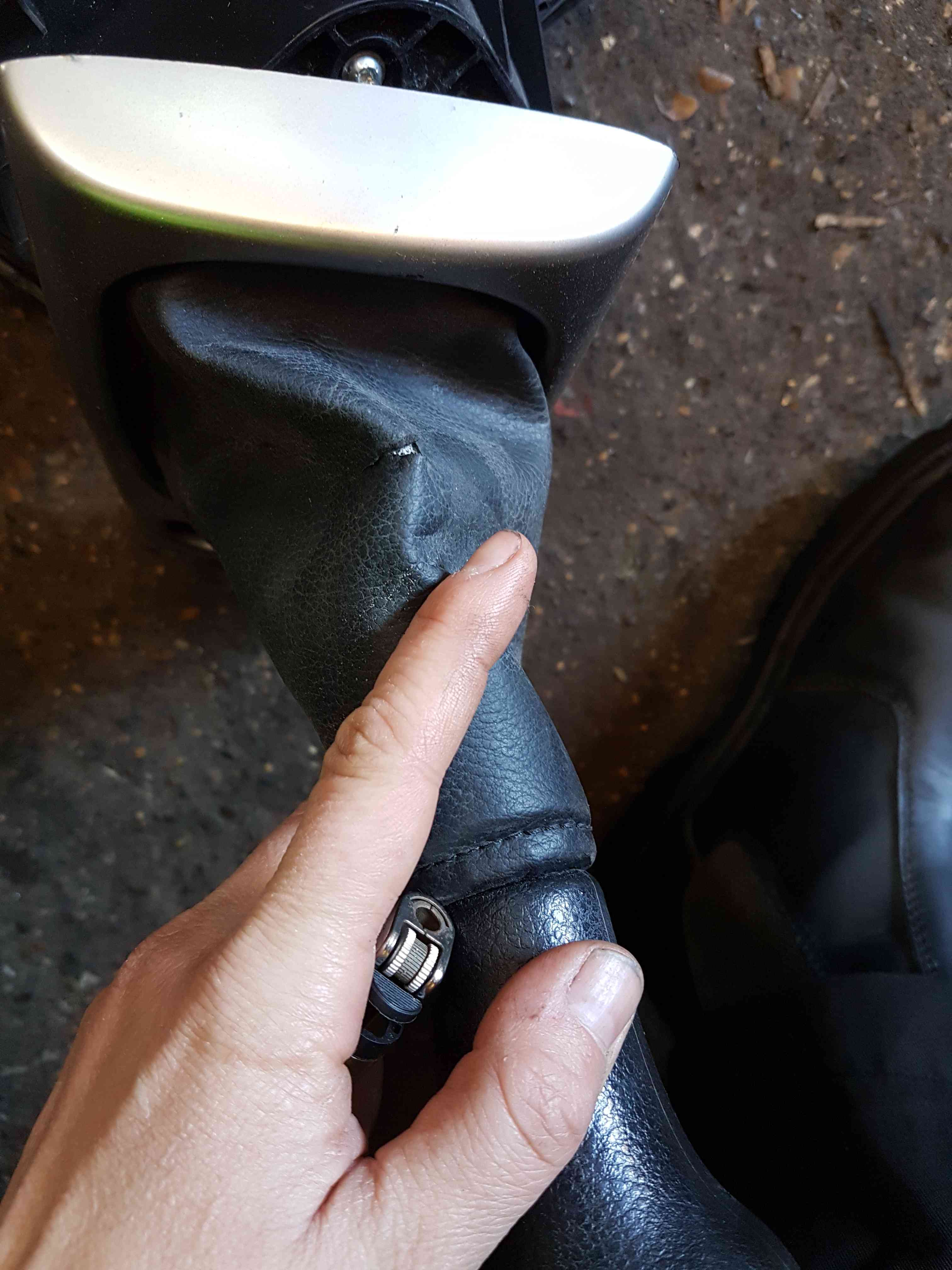 Thumb 6 Nissan Note E11 2005-2012 Gear Linkage Selector 5 Speed 34108Bc00a