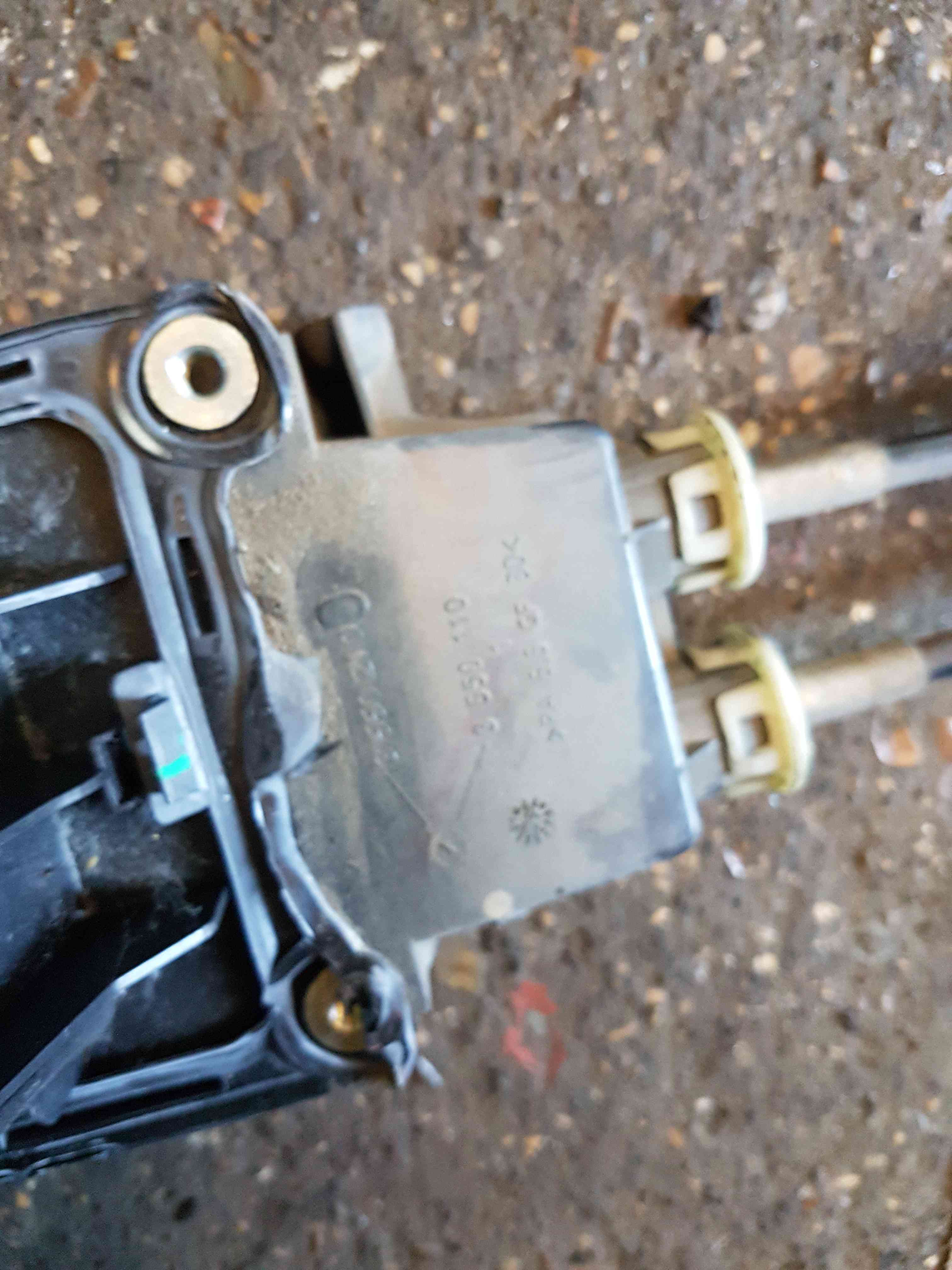 Thumb 9 Nissan Note E11 2005-2012 Gear Linkage Selector 5 Speed 34108Bc00a