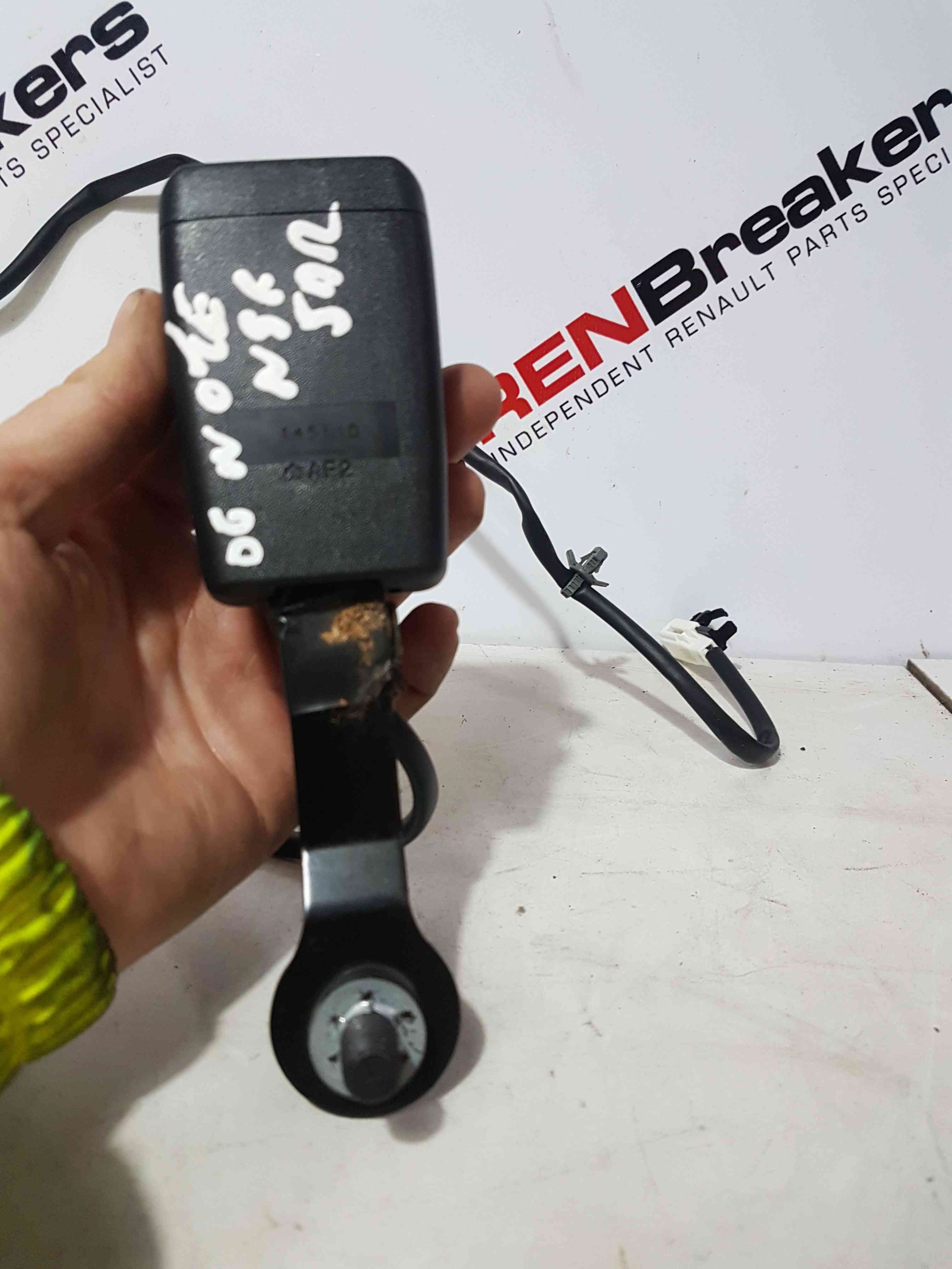 Thumb 5 Nissan Note E11 2005-2012 Passenger NSF Front Seat Belt Buckle Anchor Clip