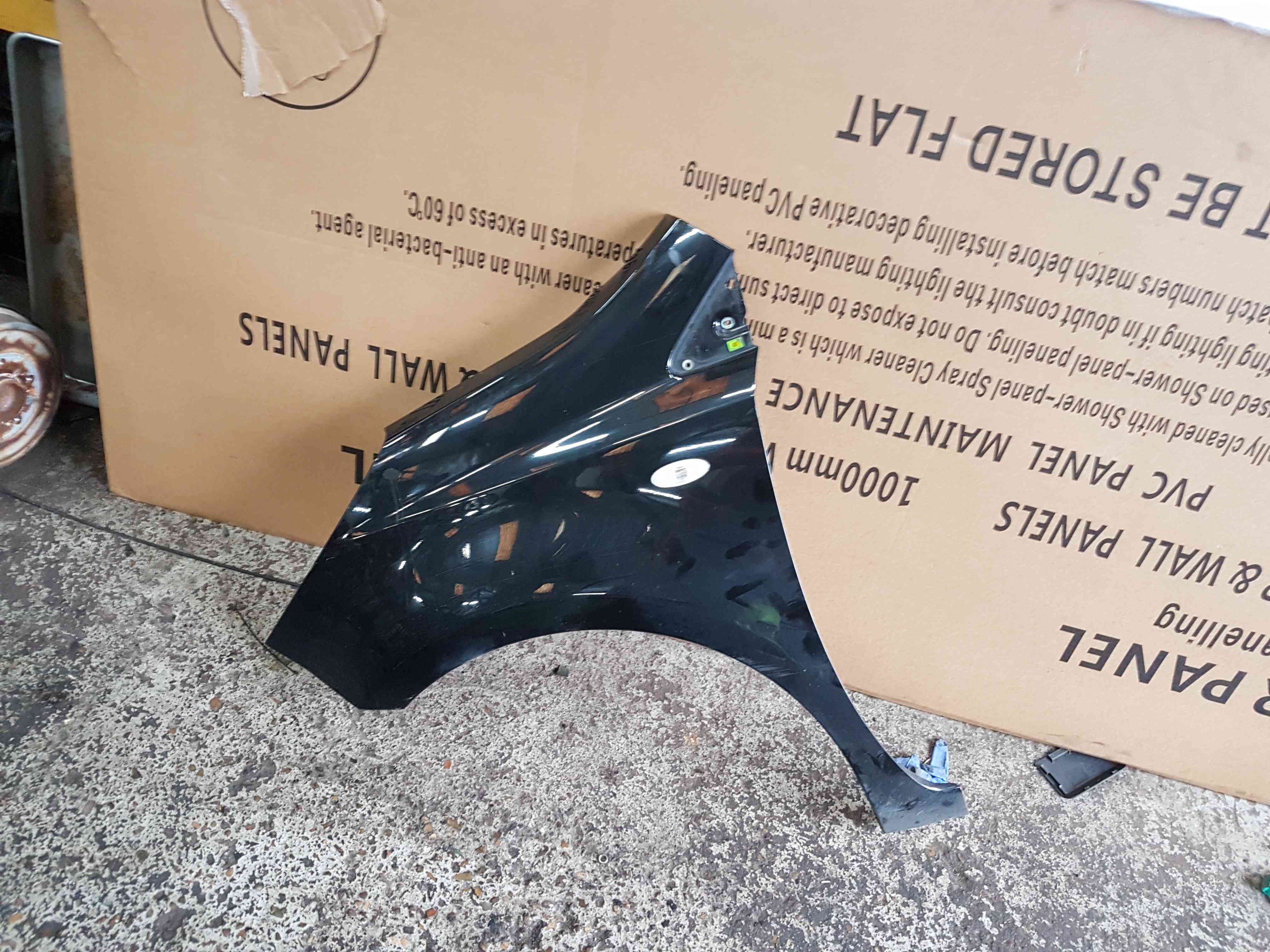 Thumb 5 Nissan Note E11 2005-2012 Passenger NSF Wing Panel black Z11