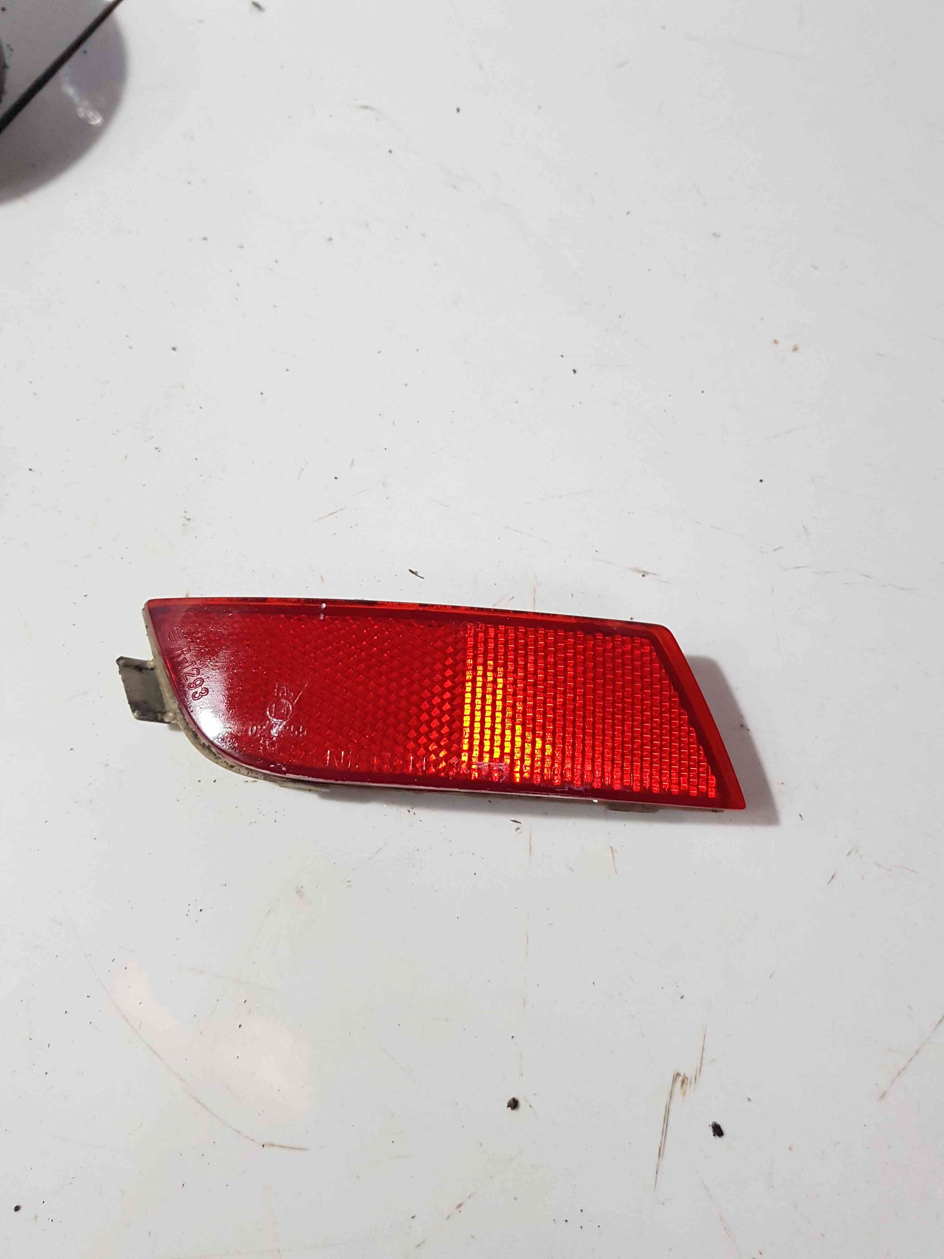 Thumb 3 Nissan Note E11 2005-2012 Passenger NSR Rear Bumper Reflector 25024740