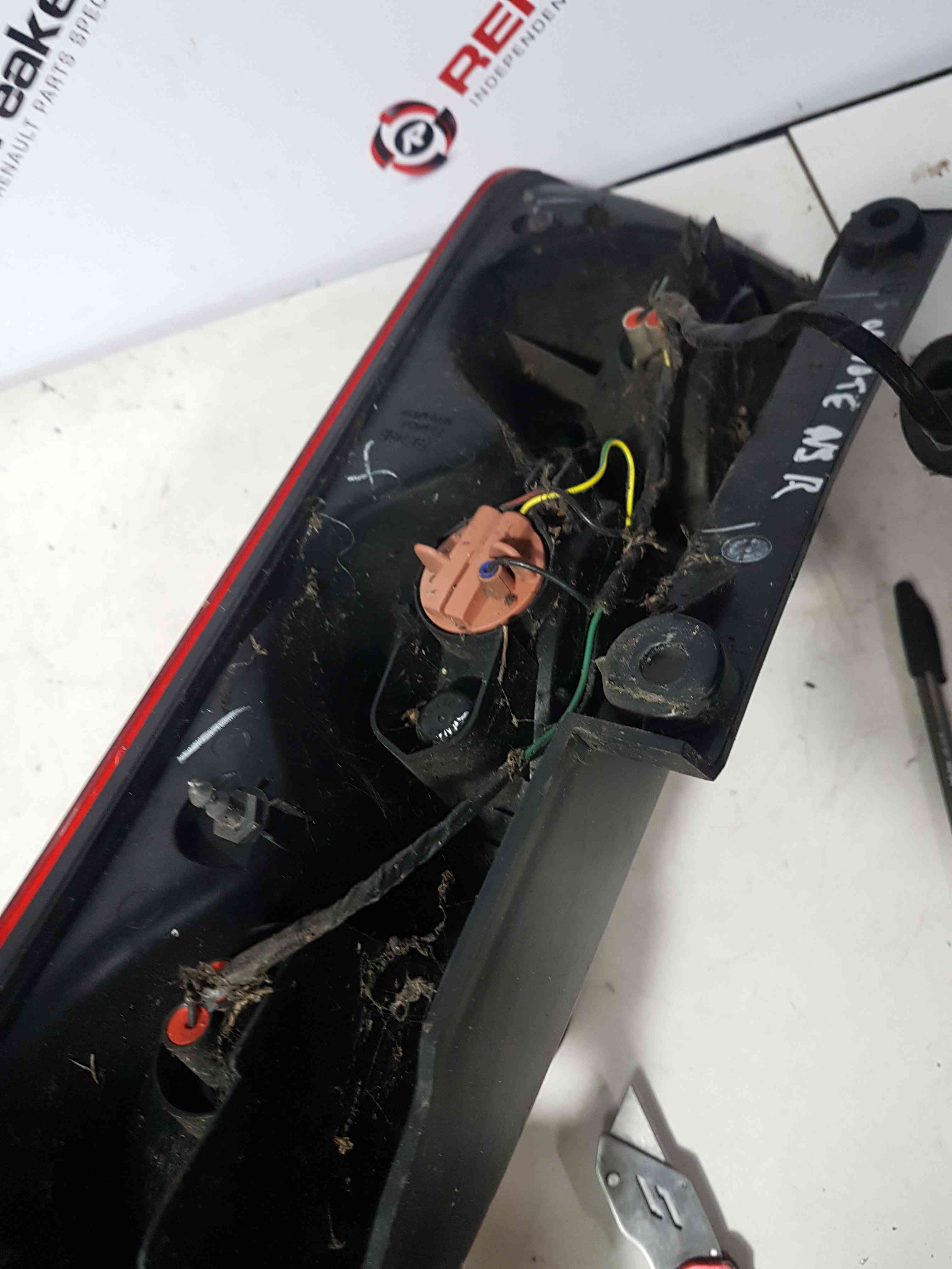 Thumb 9 Nissan Note E11 2005-2012 Passenger NSR Rear Light Lens Complete