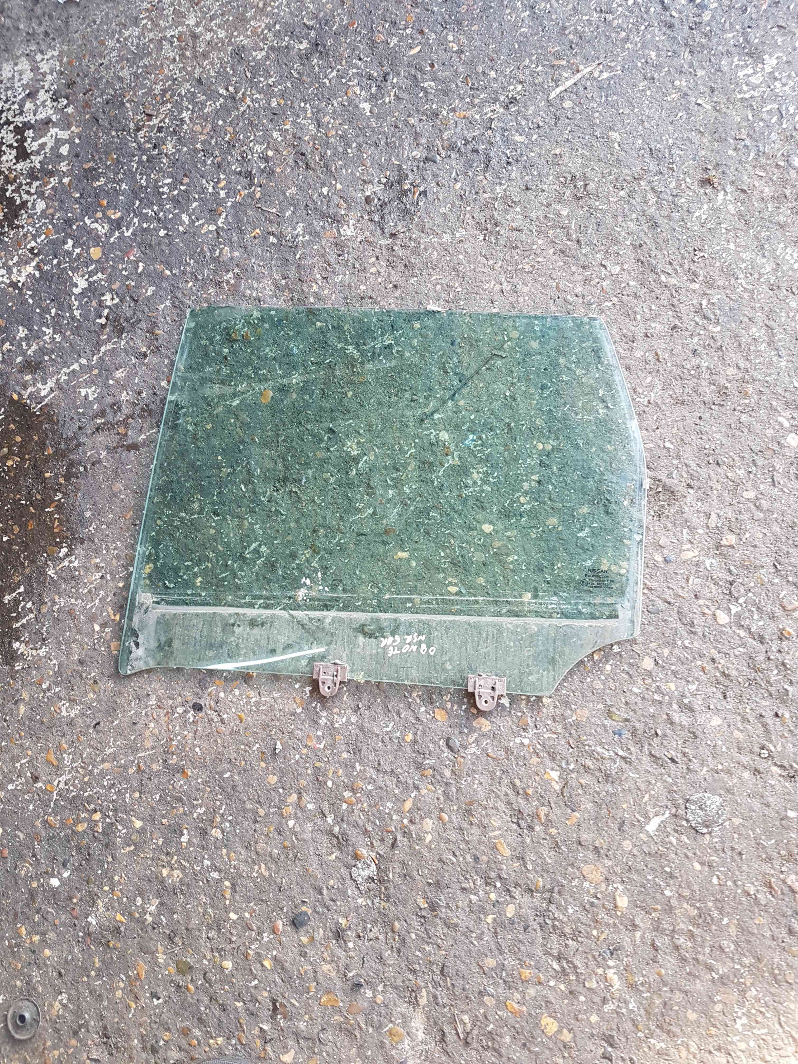 Thumb 2 Nissan Note E11 2005-2012 Passenger NSR Rear Window Glass