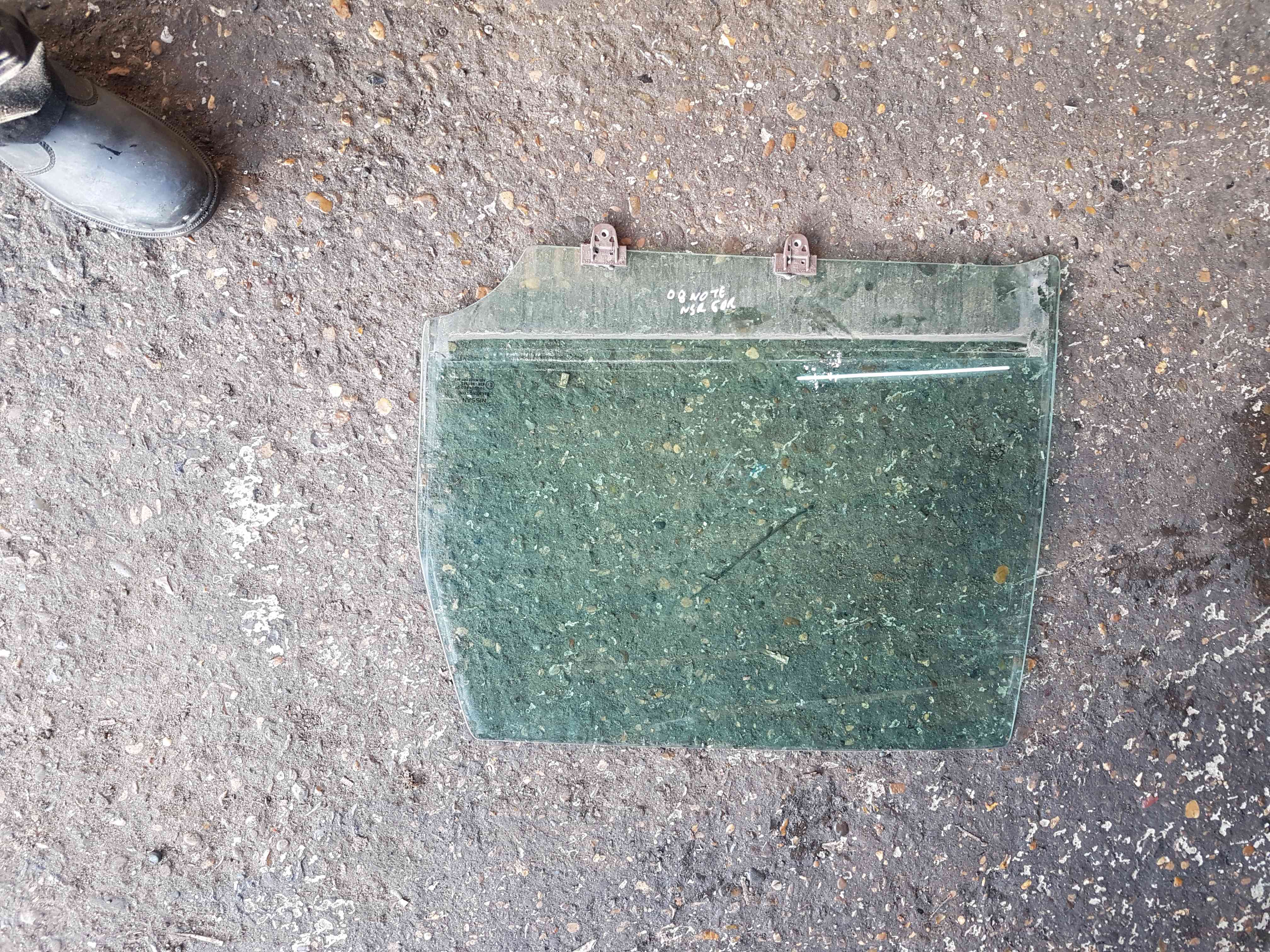 Thumb 9 Nissan Note E11 2005-2012 Passenger NSR Rear Window Glass