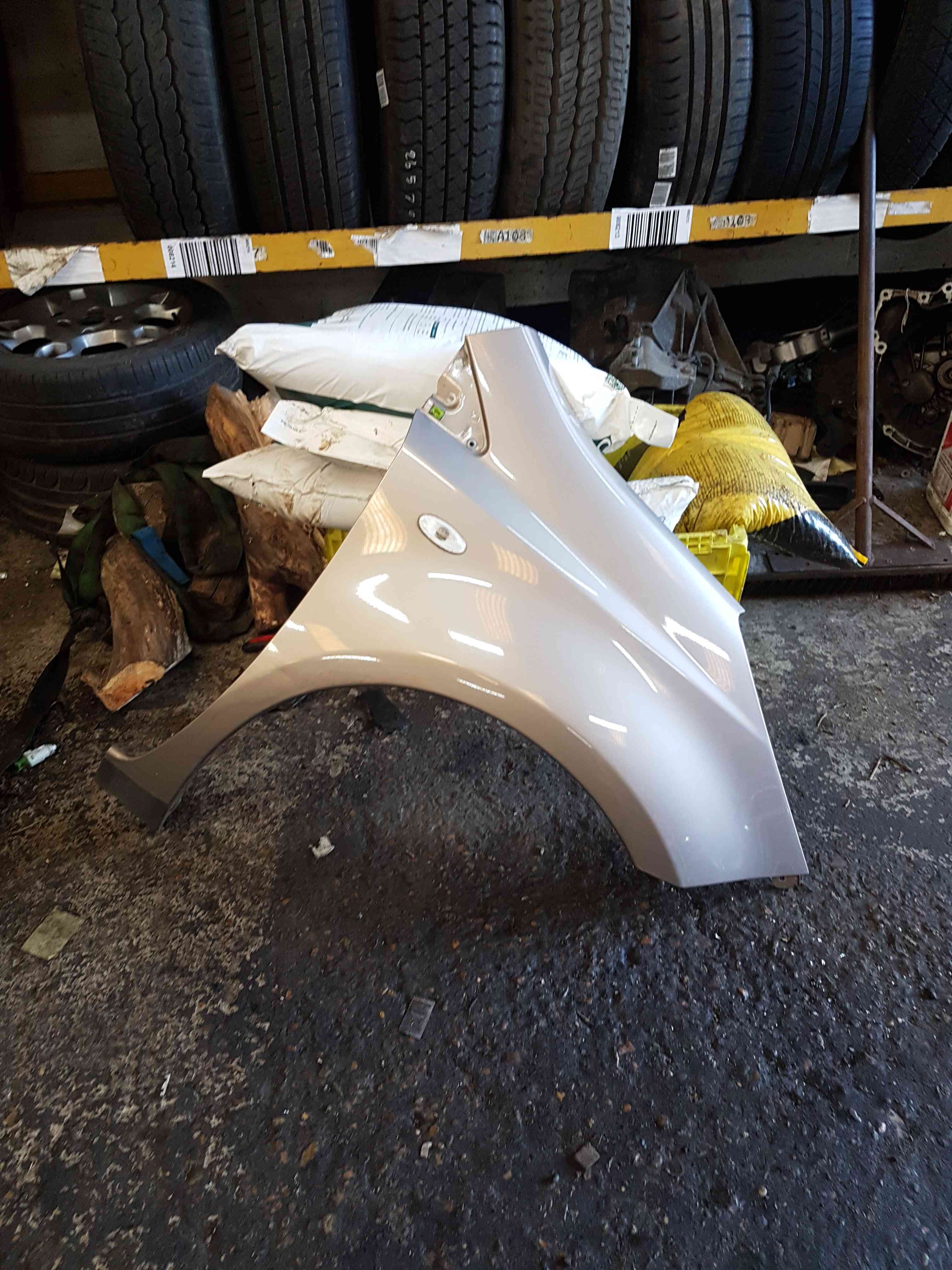 Thumb 3 Nissan Note E11 2005-2012 Passenger Ns Wing Beige C30