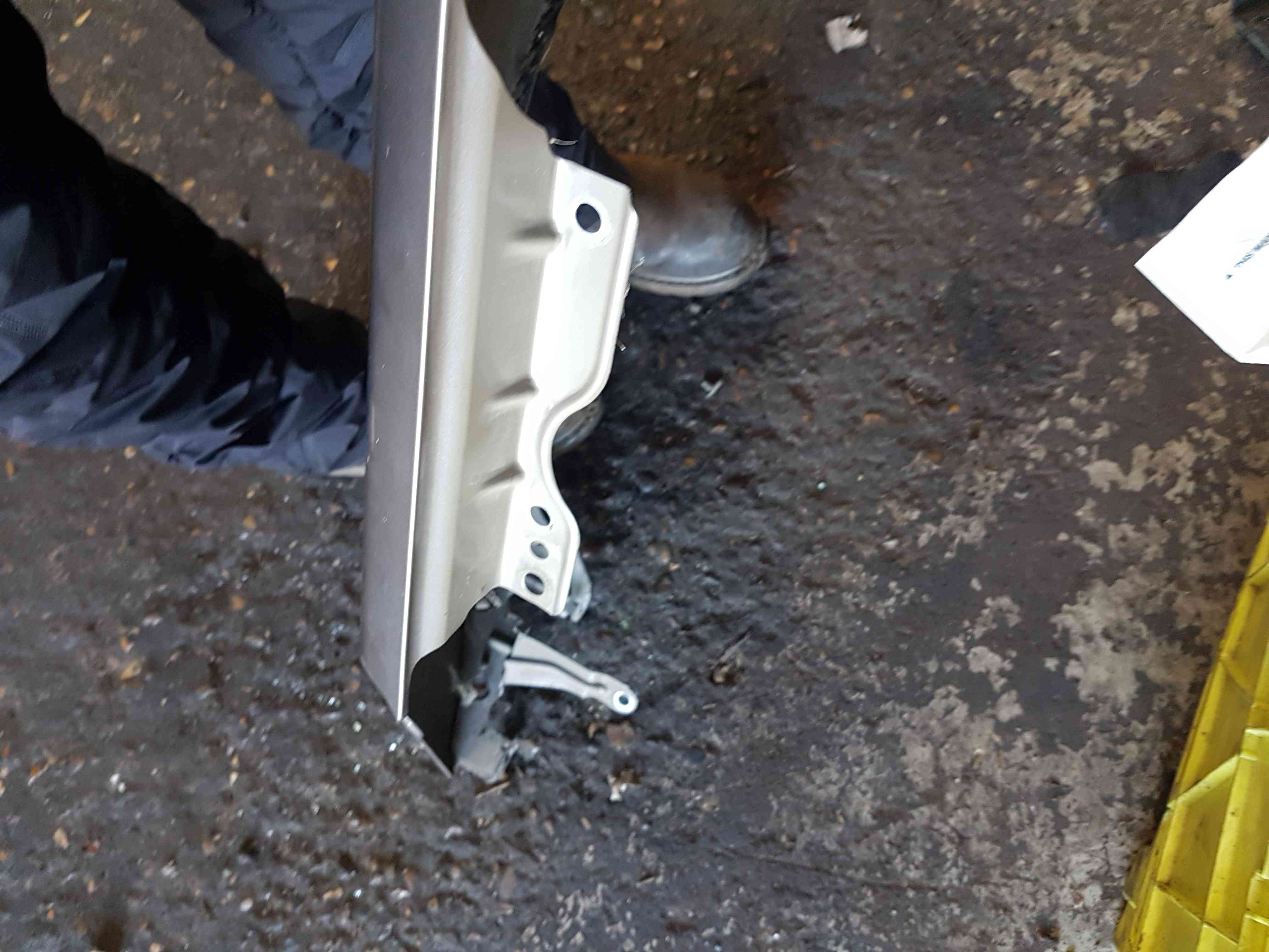 Thumb 6 Nissan Note E11 2005-2012 Passenger Ns Wing Beige C30