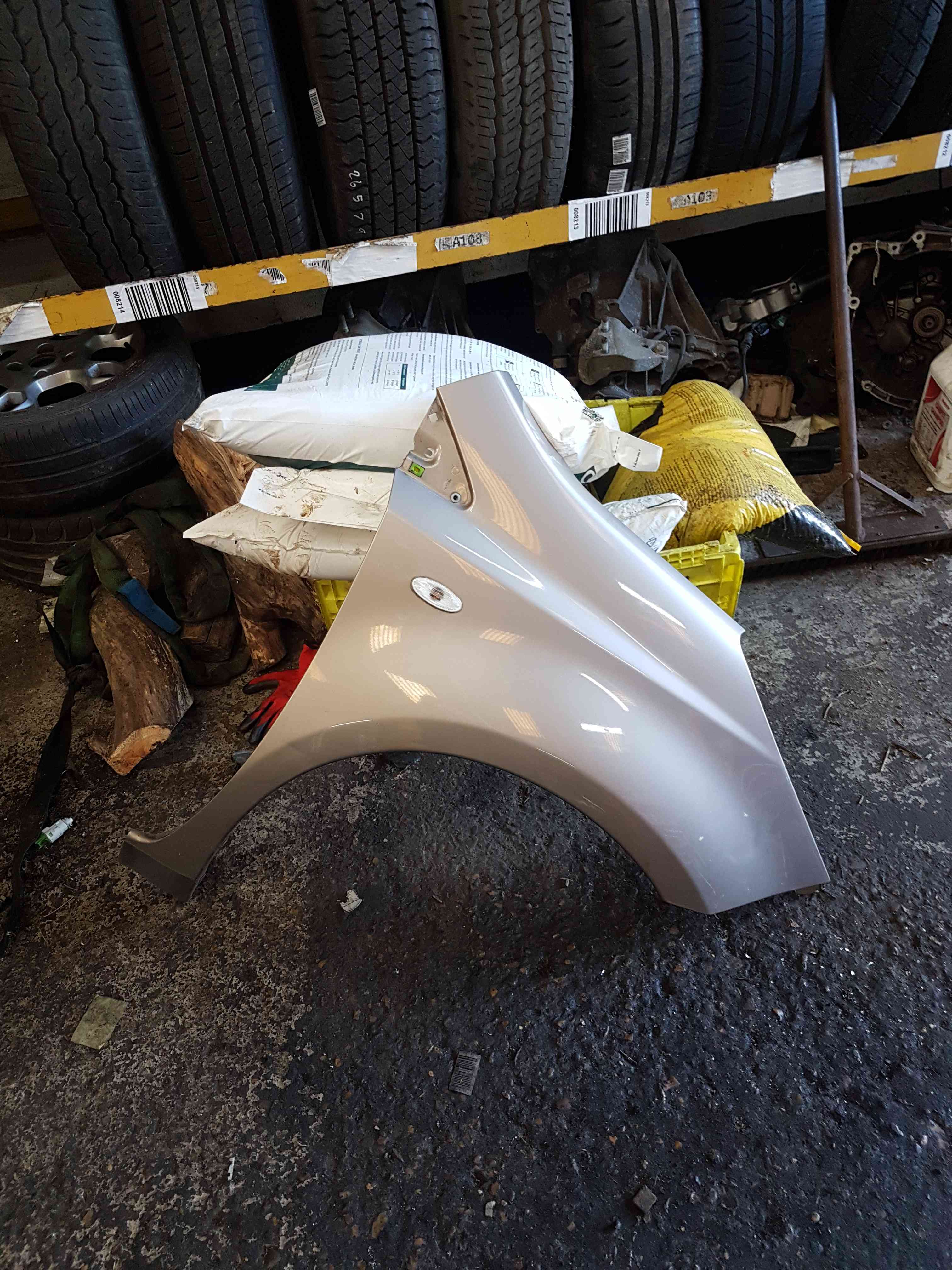 Thumb 8 Nissan Note E11 2005-2012 Passenger Ns Wing Beige C30