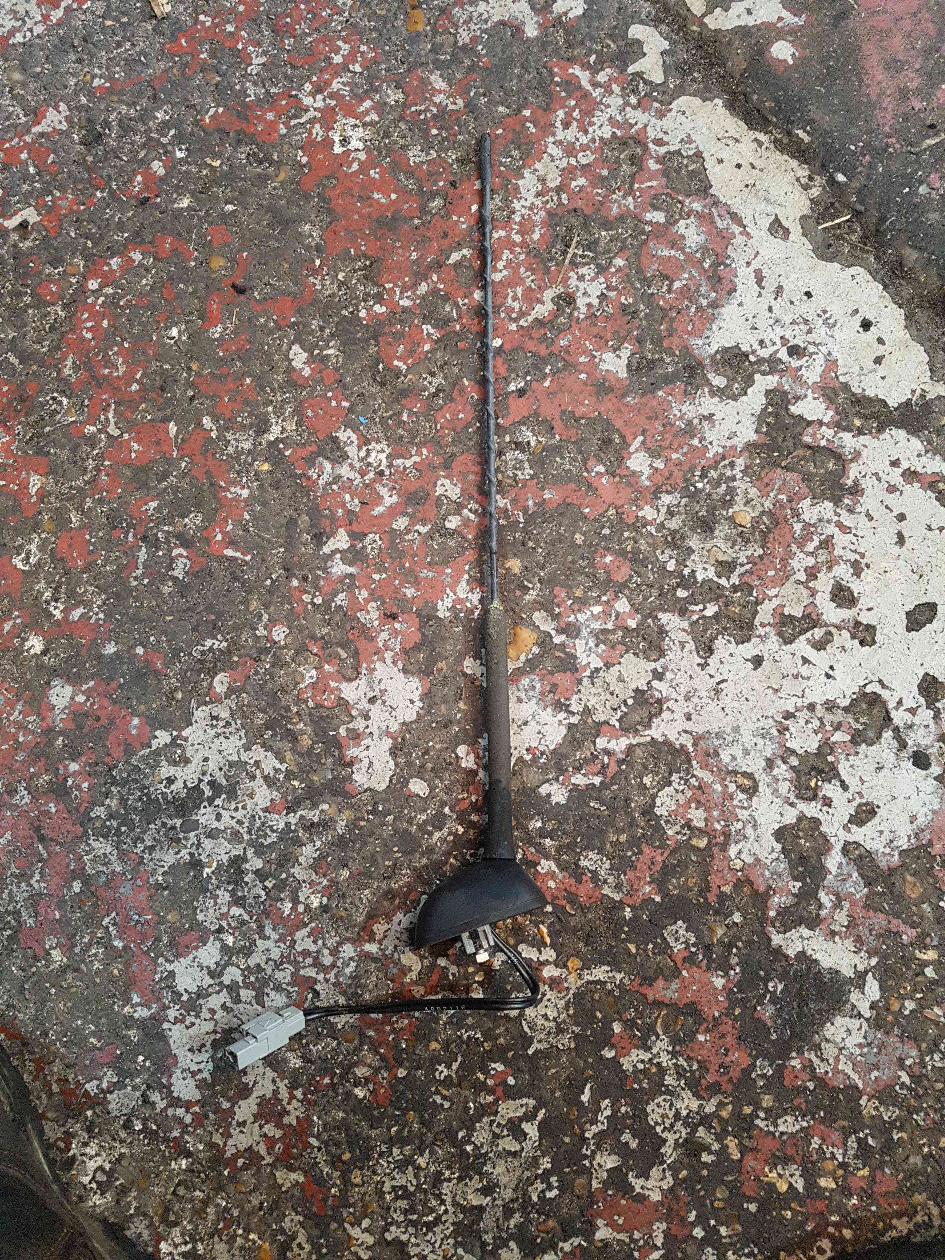 Thumb 2 Nissan Note E11 2005-2012 Radio Aerial