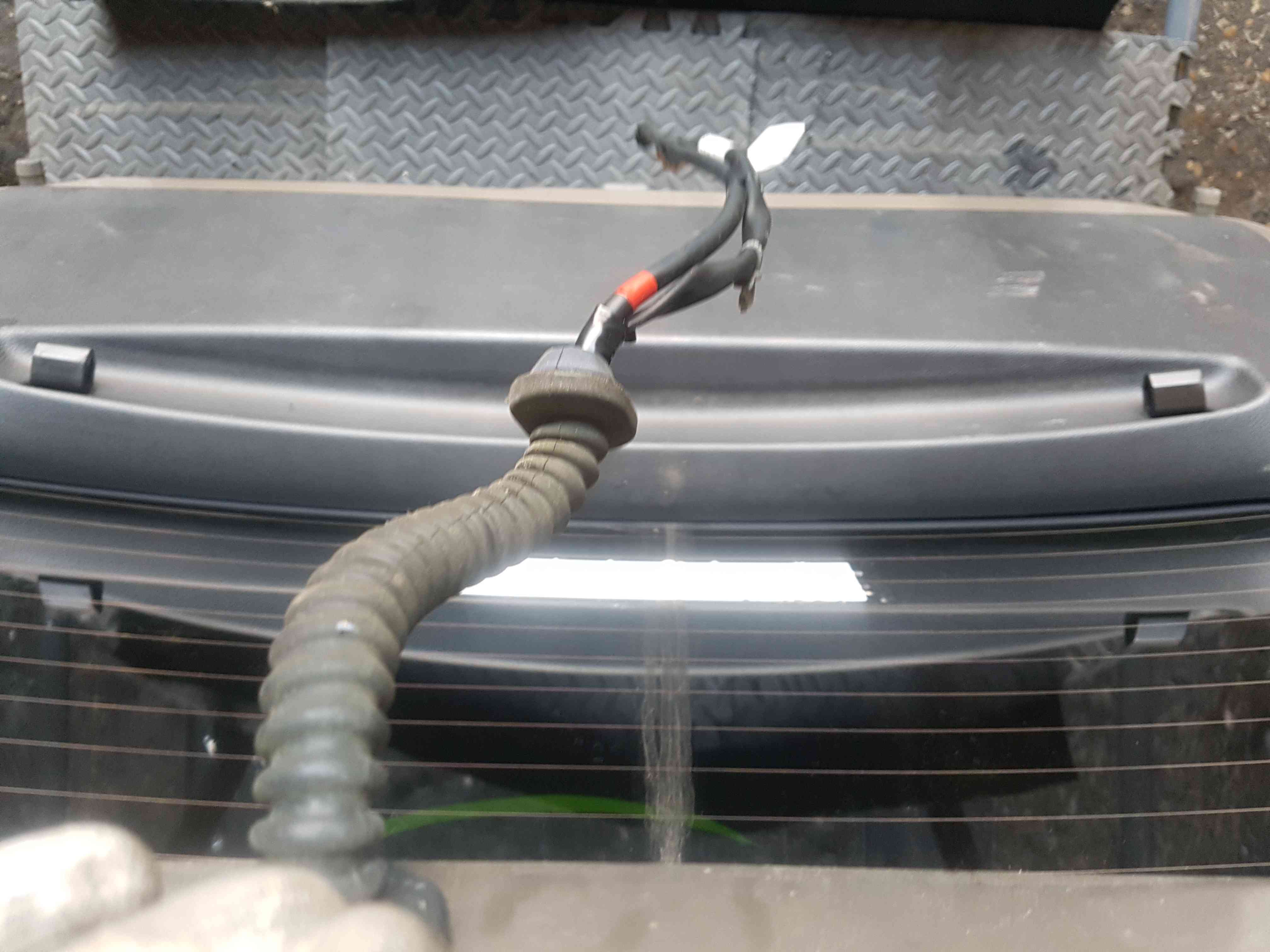 Thumb 6 Nissan Note E11 2005-2012 Rear Boot Tailgate Beige C30