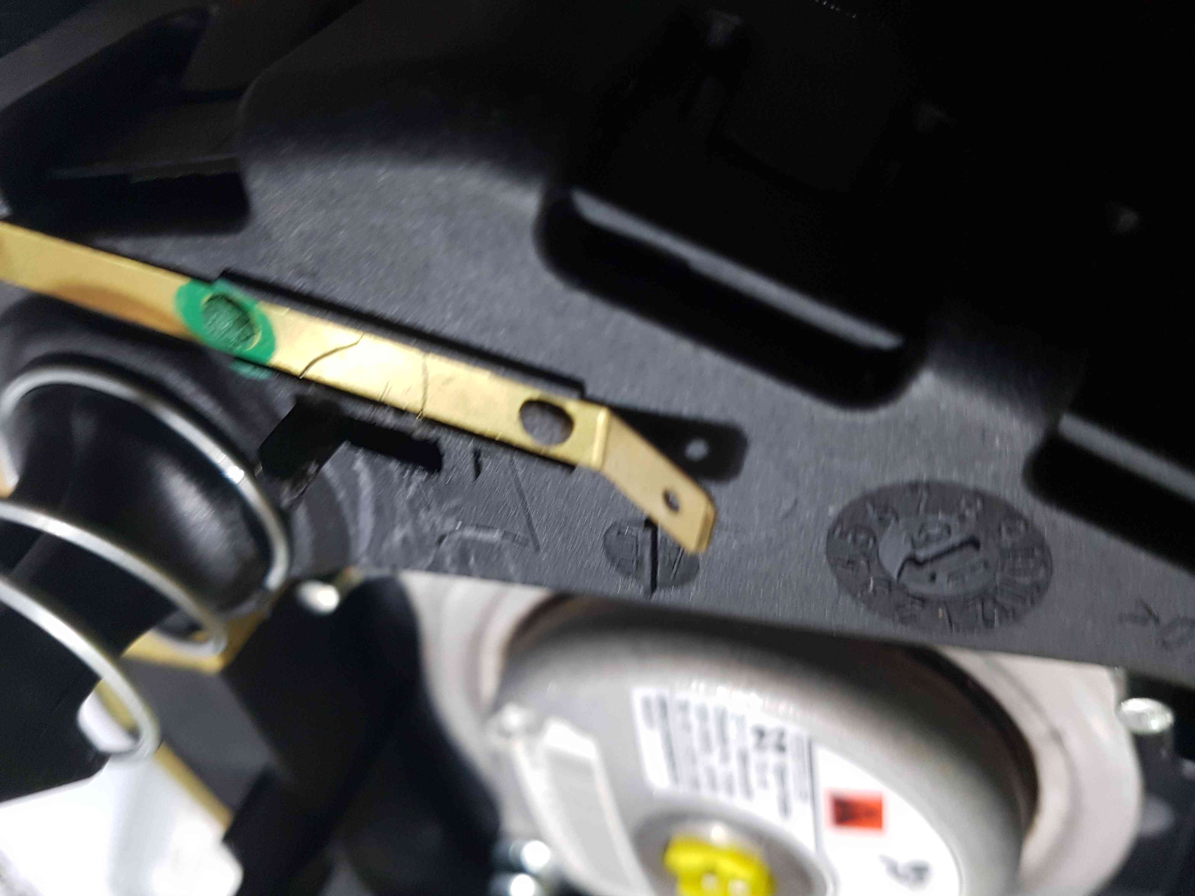 Thumb 4 Nissan Note E11 2005-2012 Steering Wheel Airbag